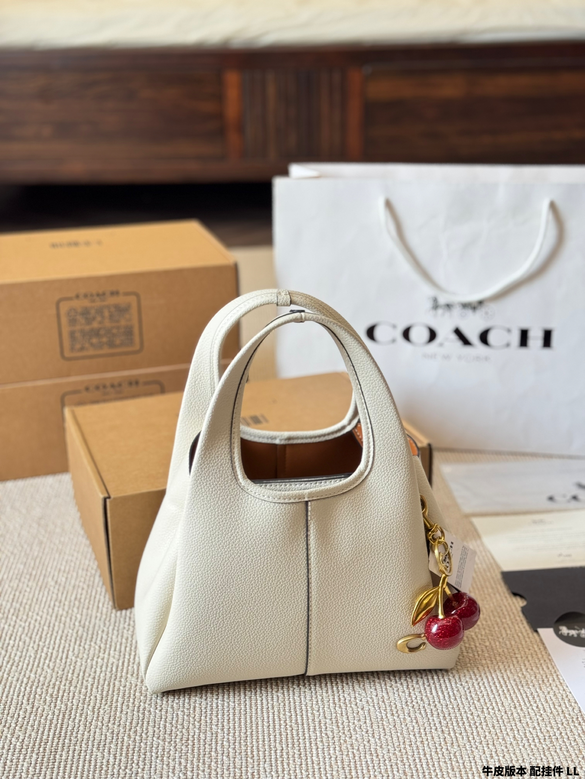 Coach Lana basket bag
