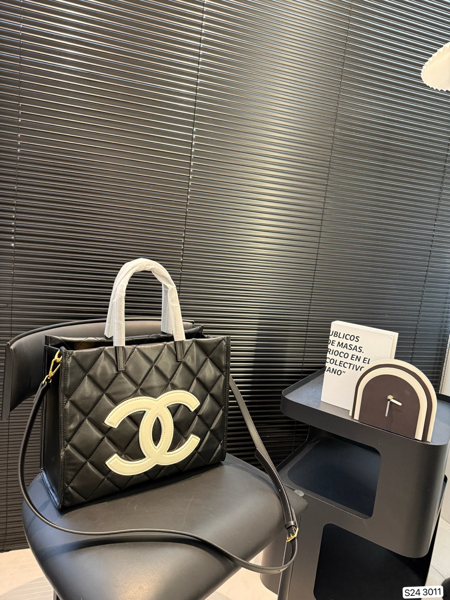 Chanel Tote bag