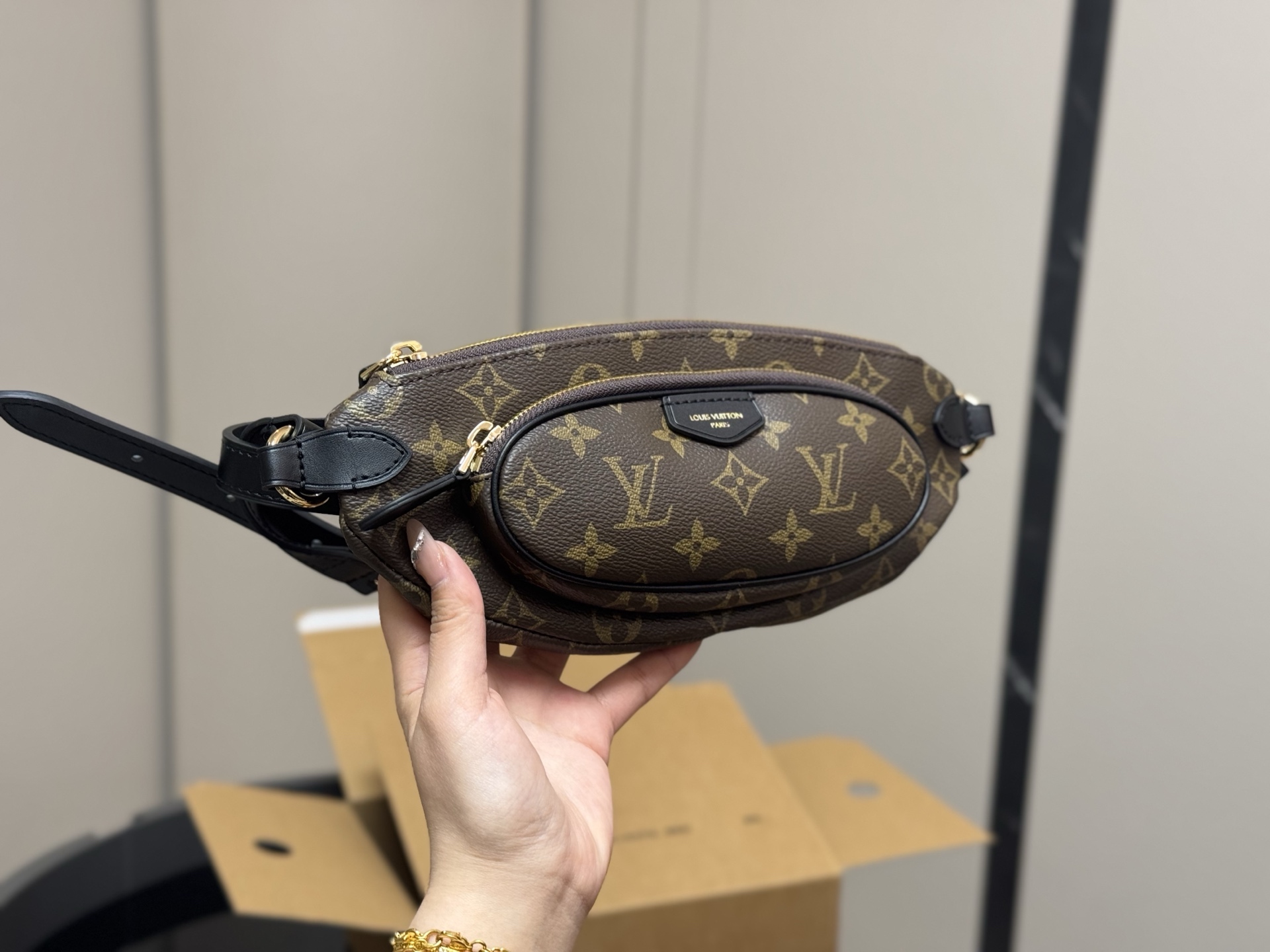 LV Keepit waist bag