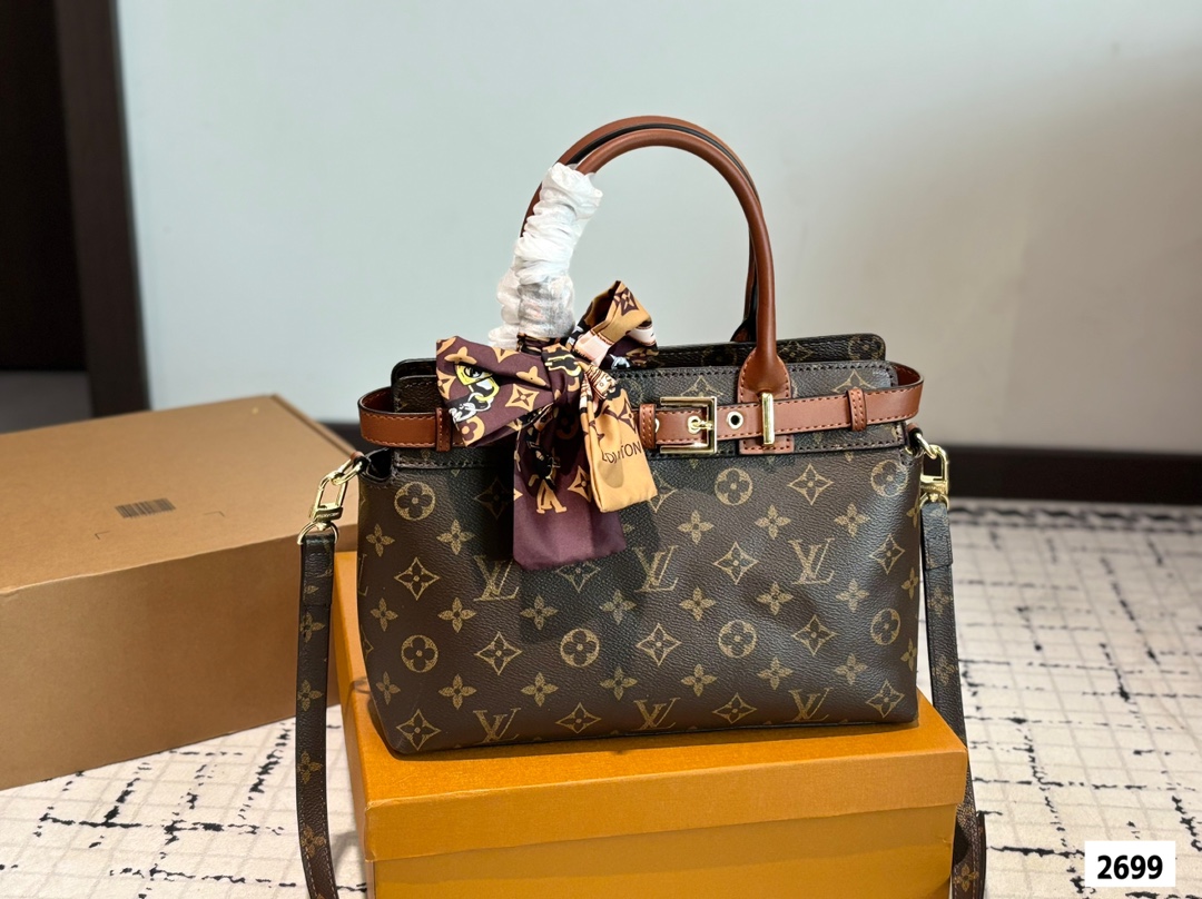 LV tote bag