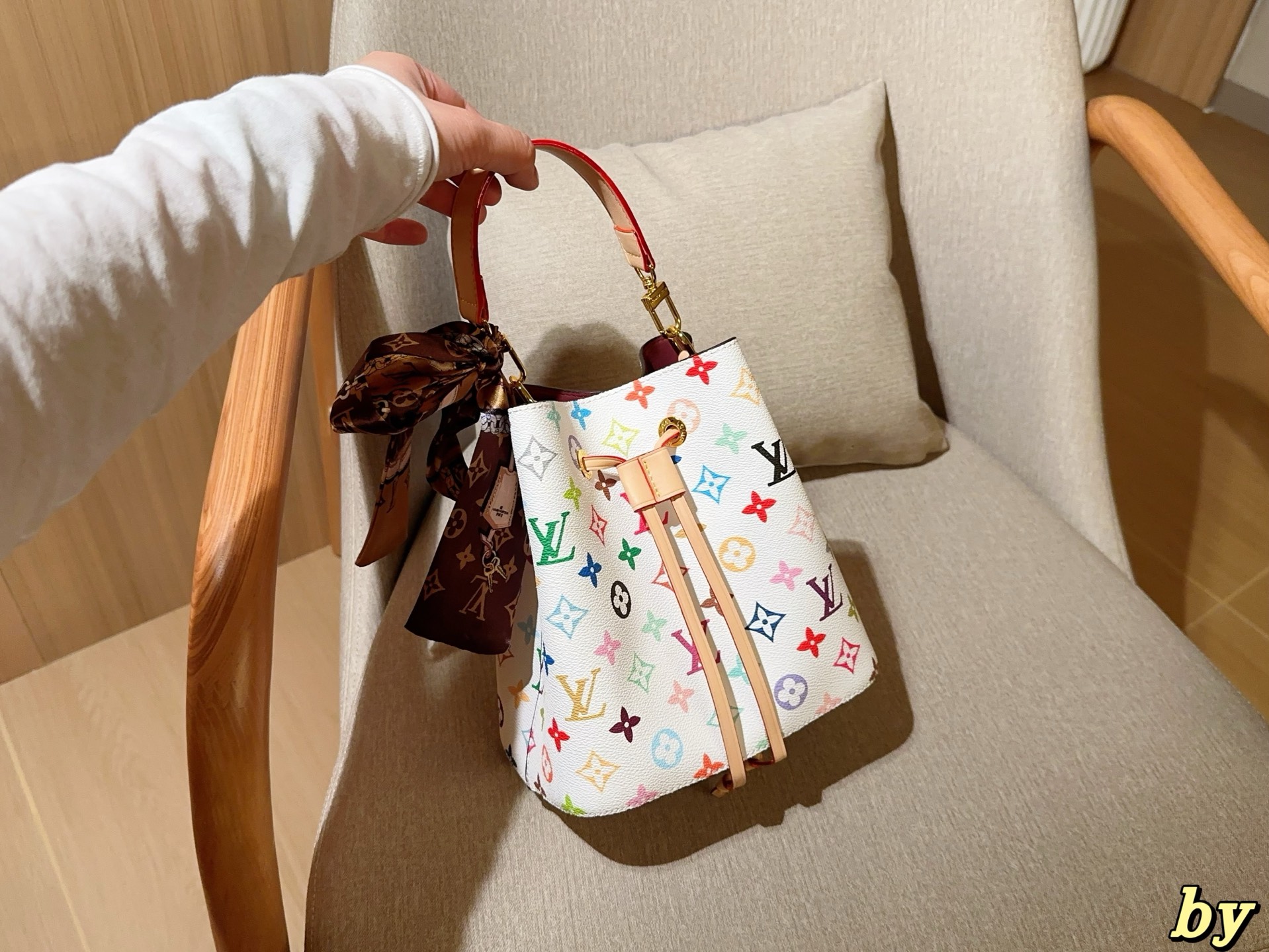 LV Neonoe tri-color bucket bag