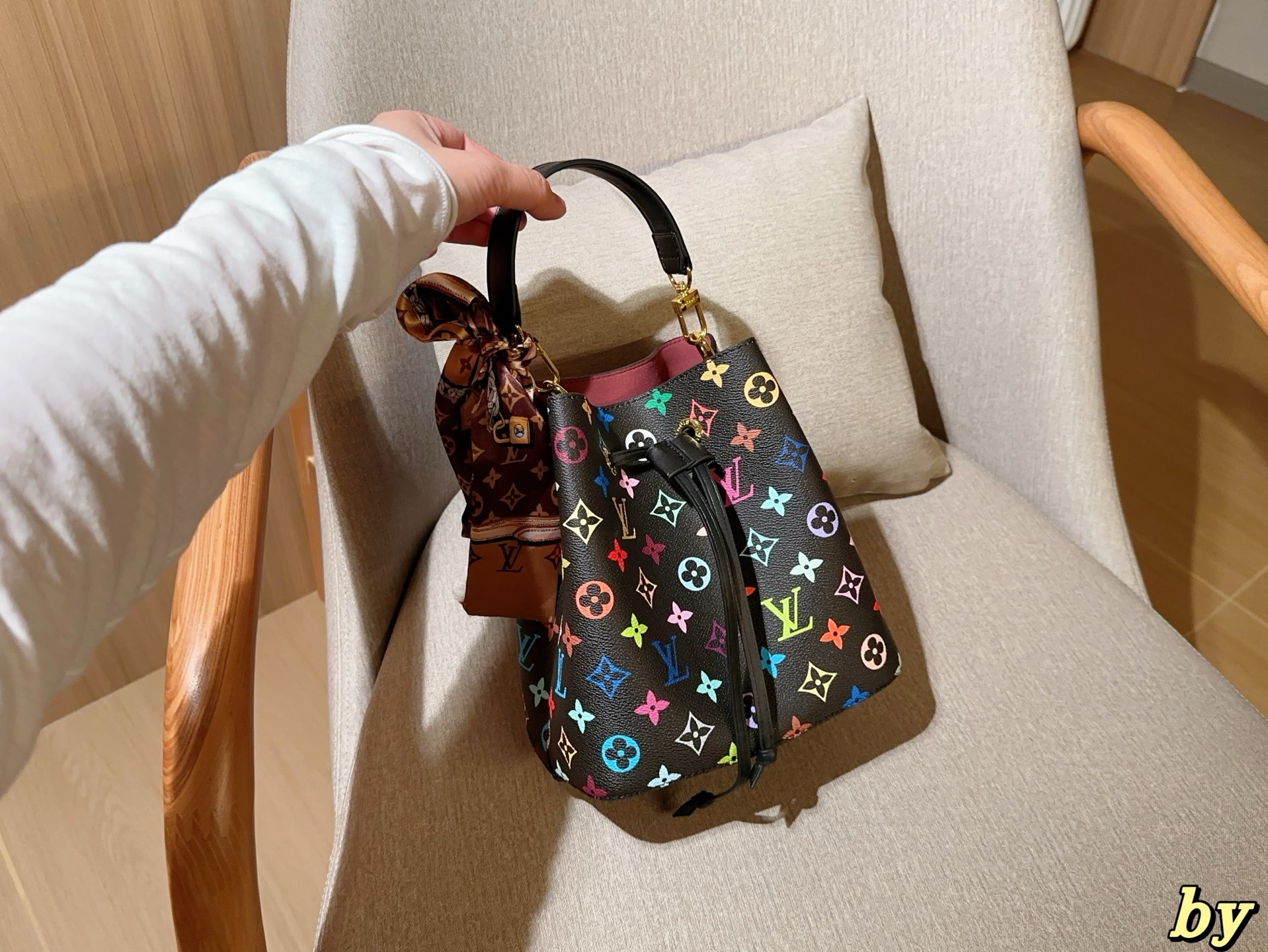 LV Neonoe tri-color bucket bag