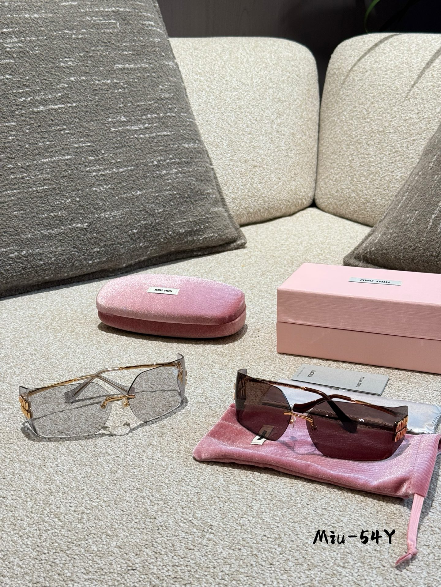 MIUMIU 54ys sunglasses