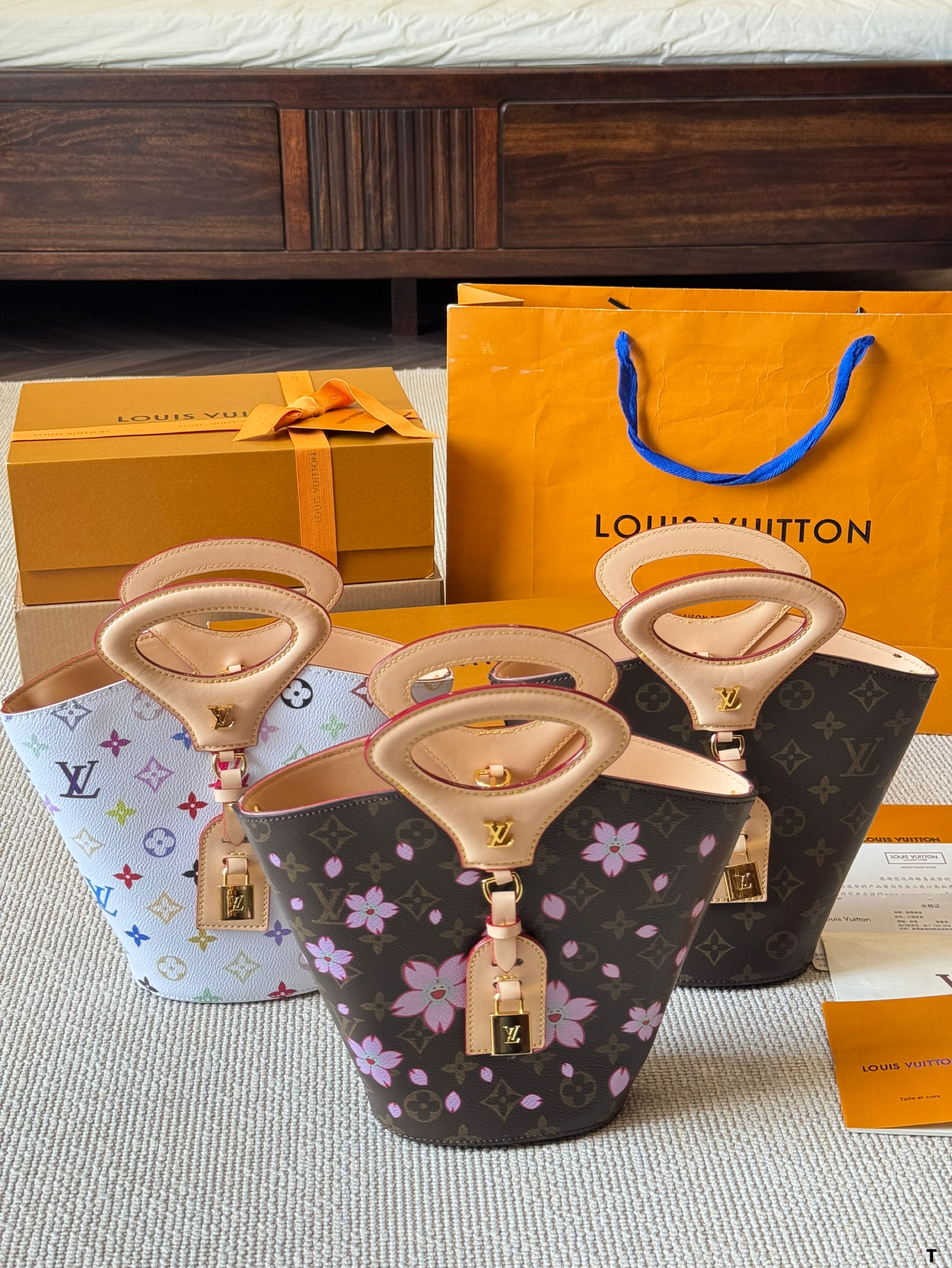 LouisVuitton 25SS RivageBB handbag