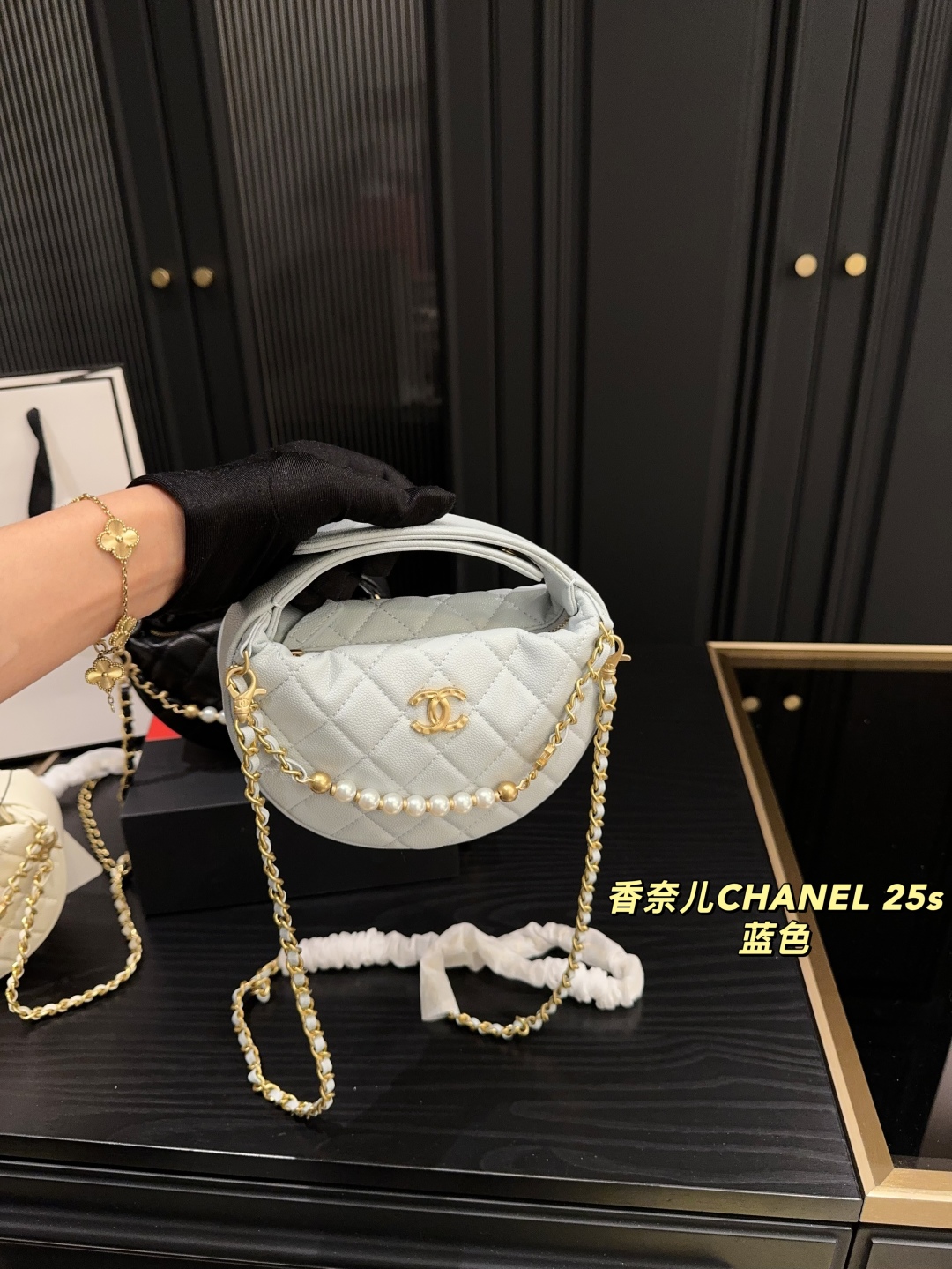CHANEL 25S hand-held chain bag