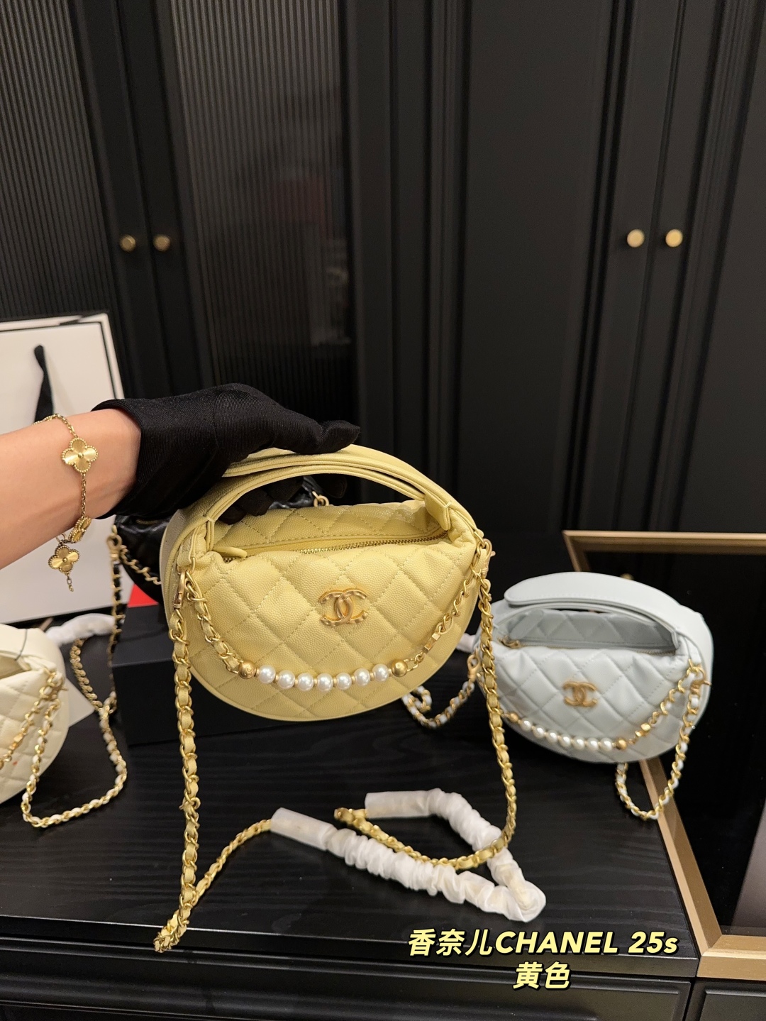 CHANEL 25S hand-held chain bag