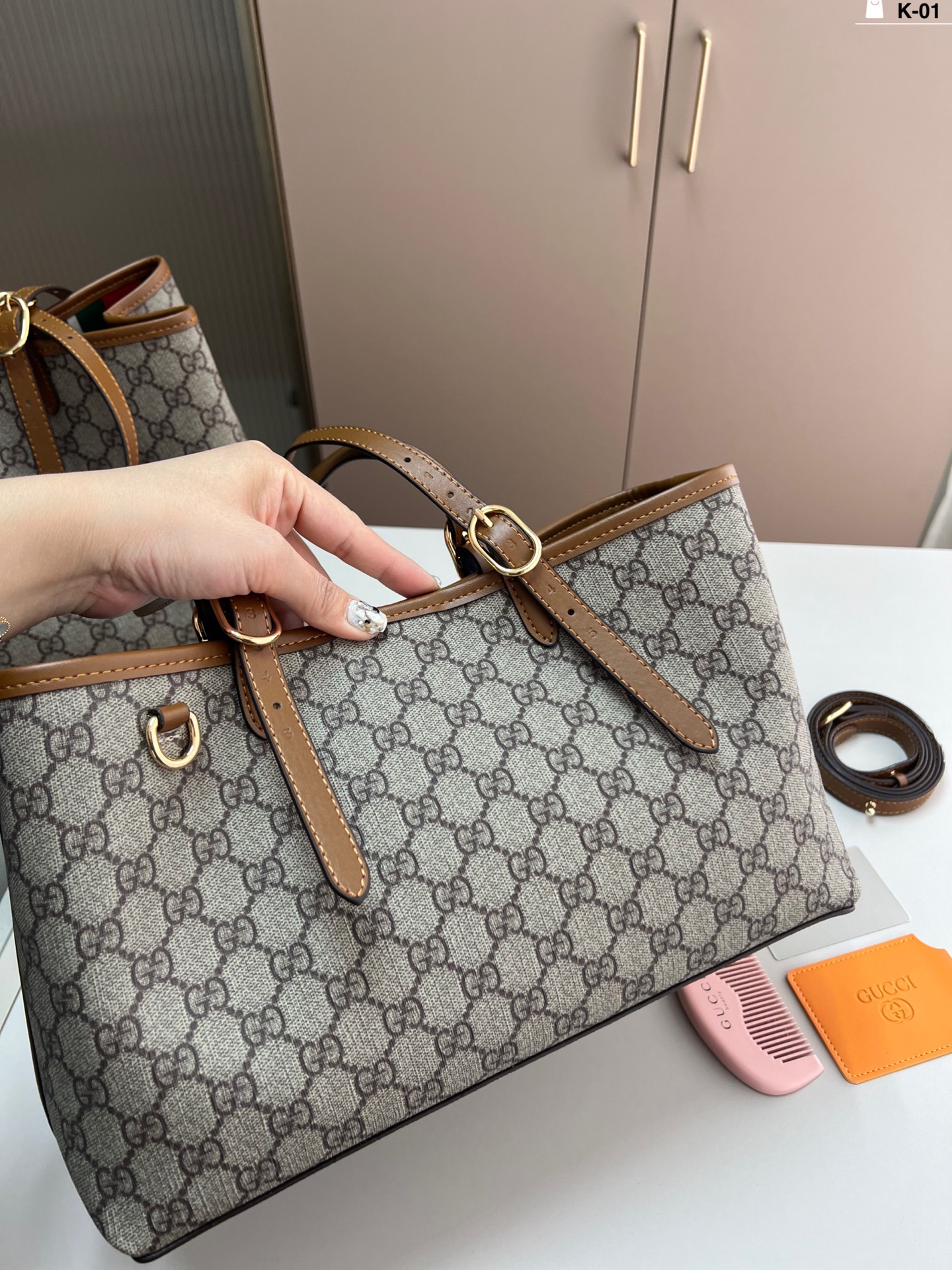 Gucci tote bag