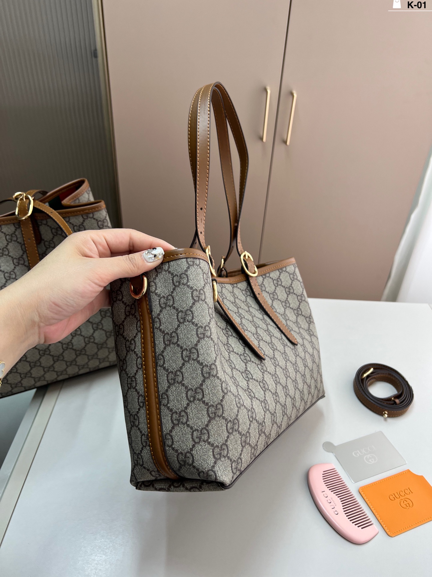 Gucci tote bag