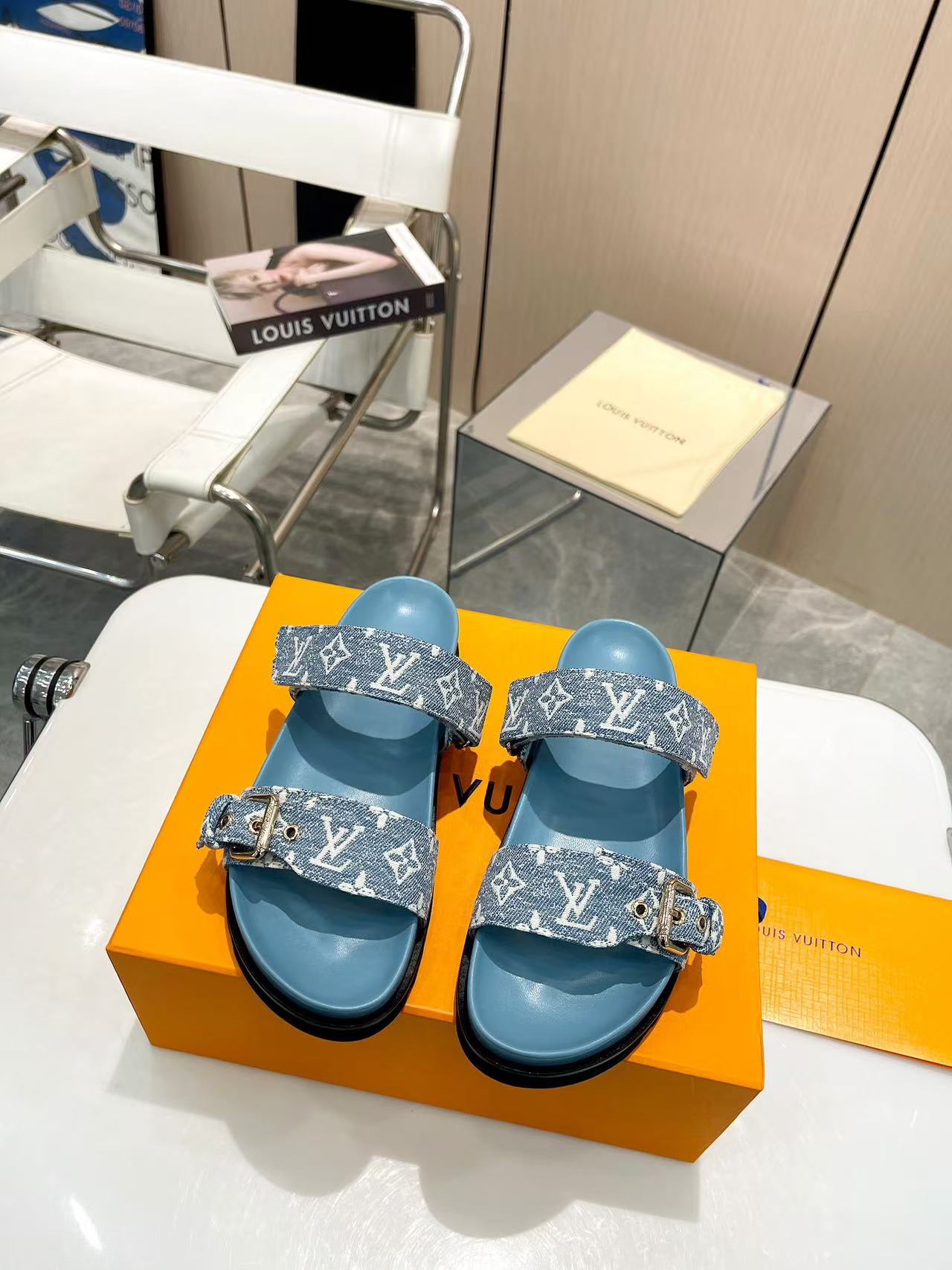 LV embossed logo slippers