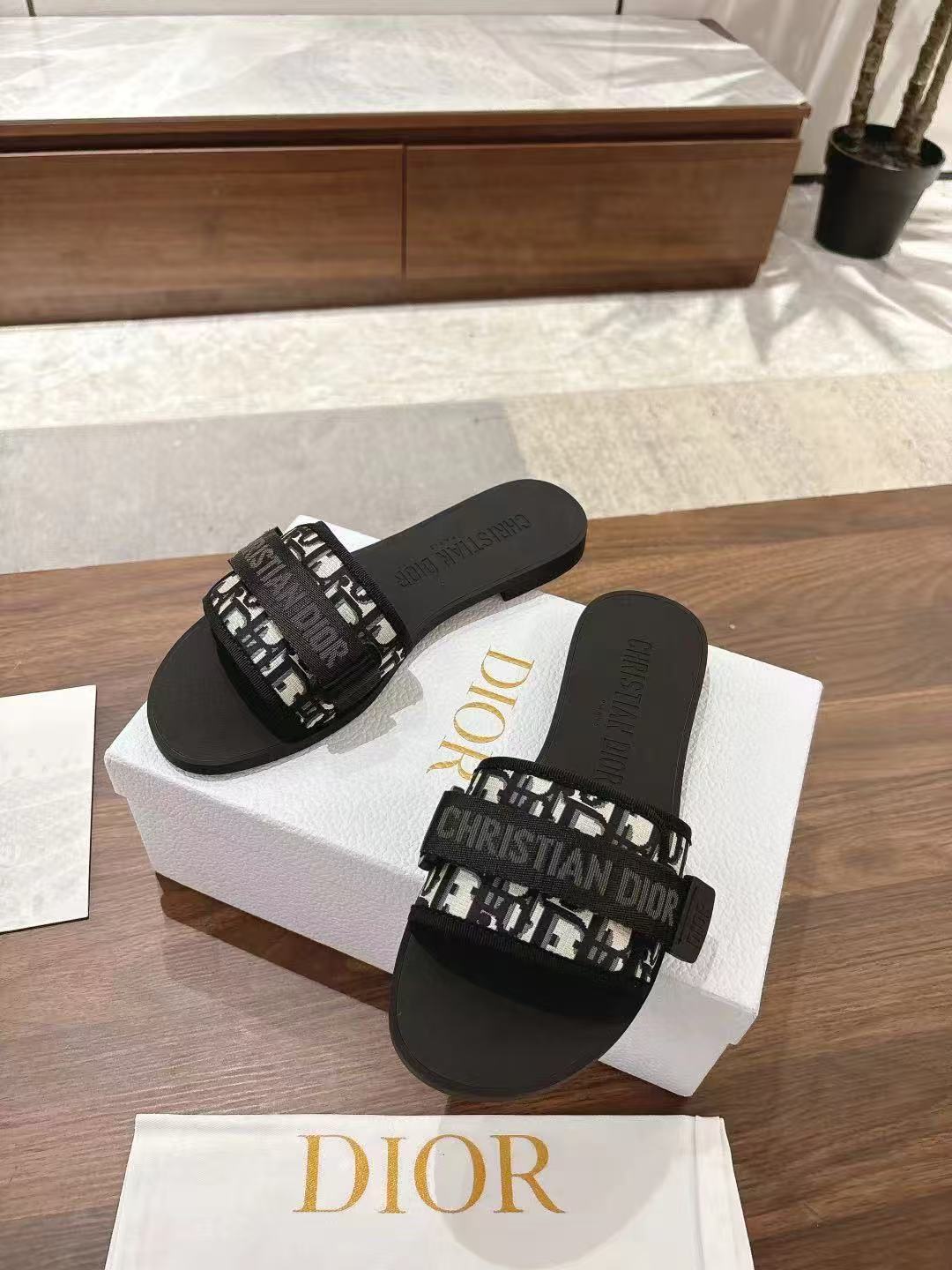 Dior slippers