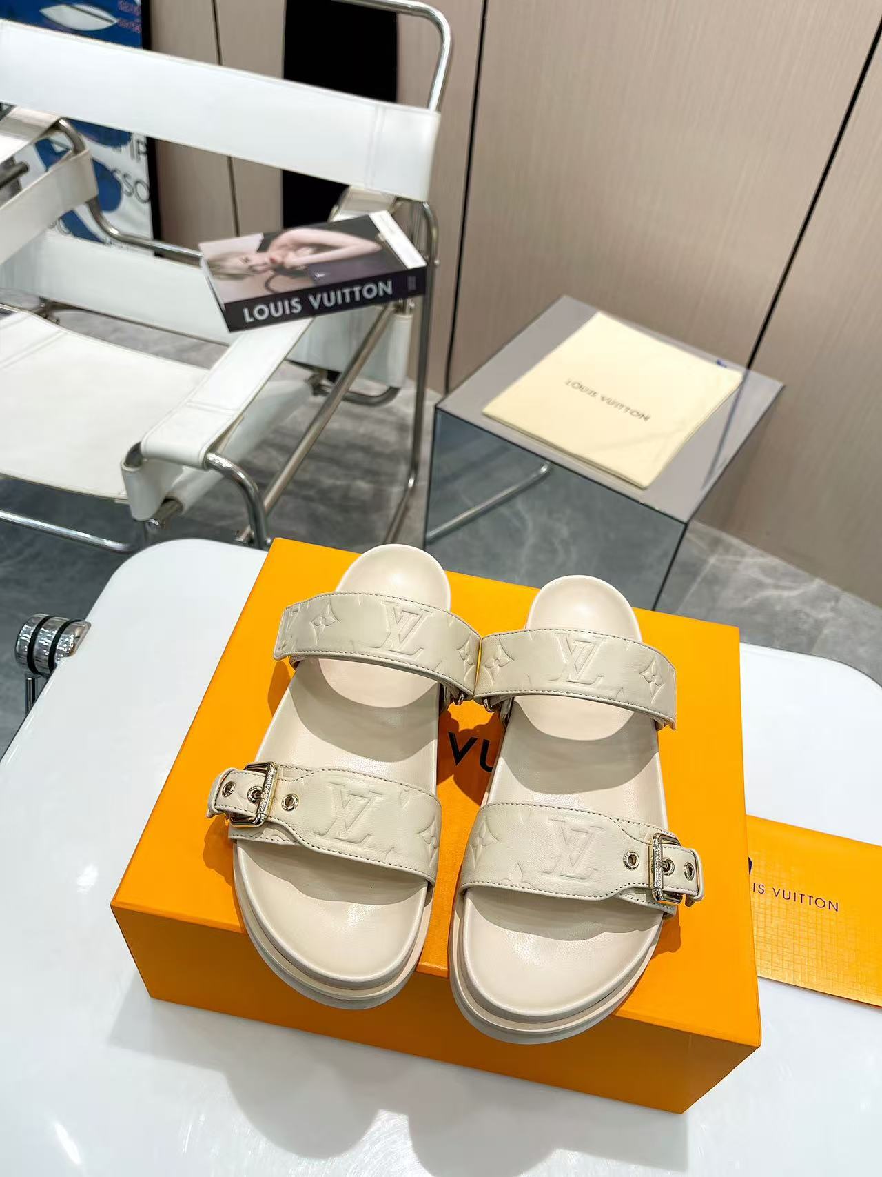 LV embossed logo slippers