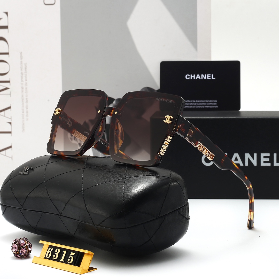 Chanel Fashionable sunglasses