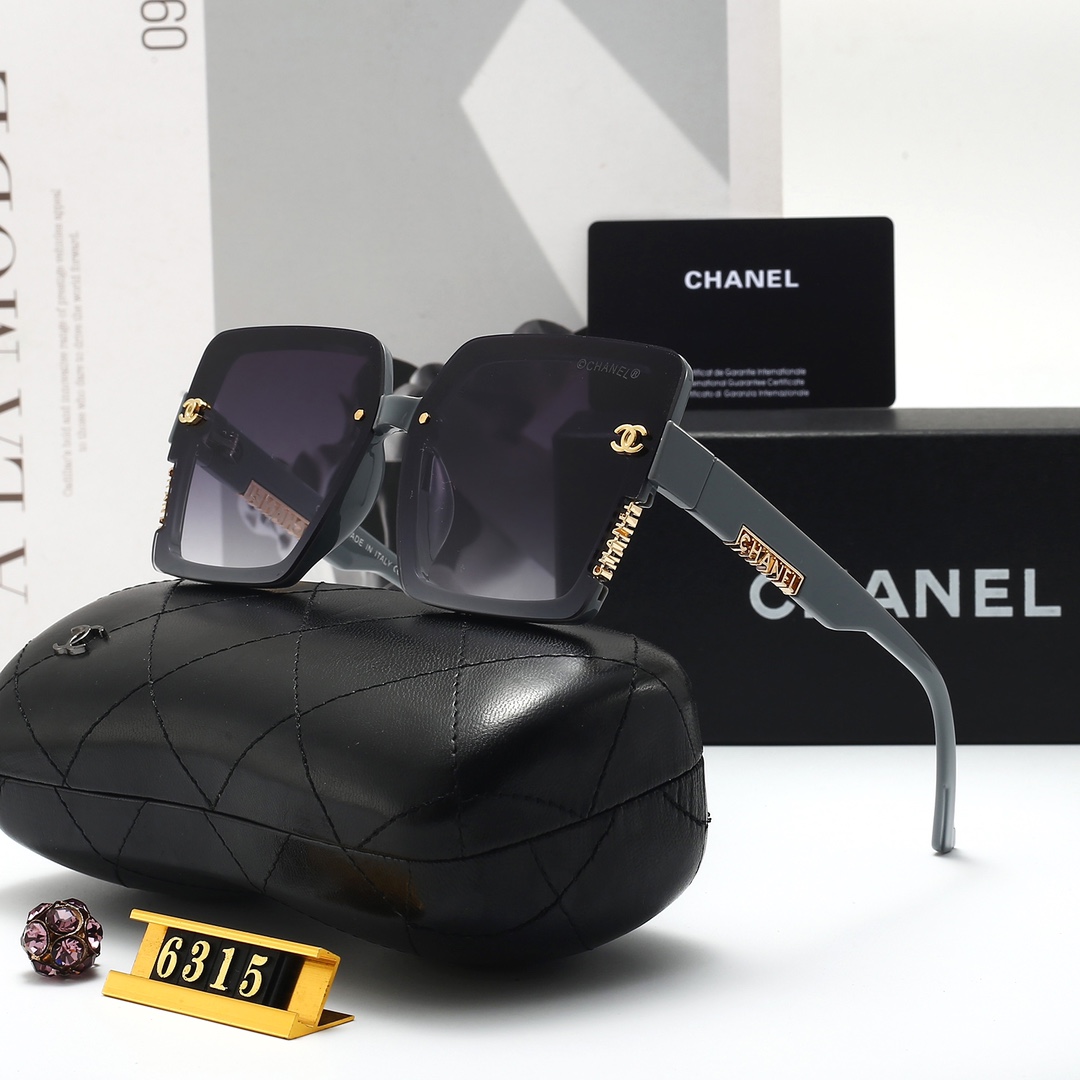 Chanel Fashionable sunglasses