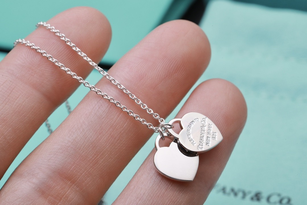 Tiffany Necklace Return to TiffanyM