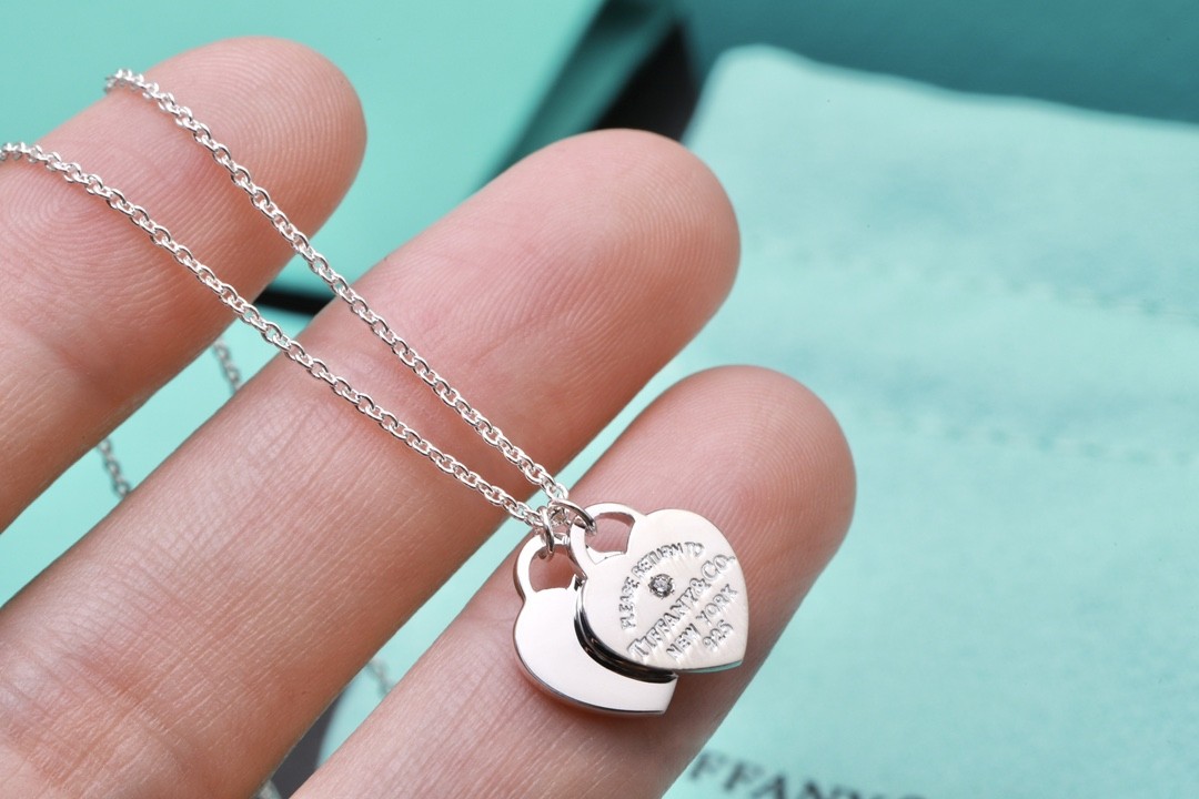 Tiffany Necklace Return to TiffanyM
