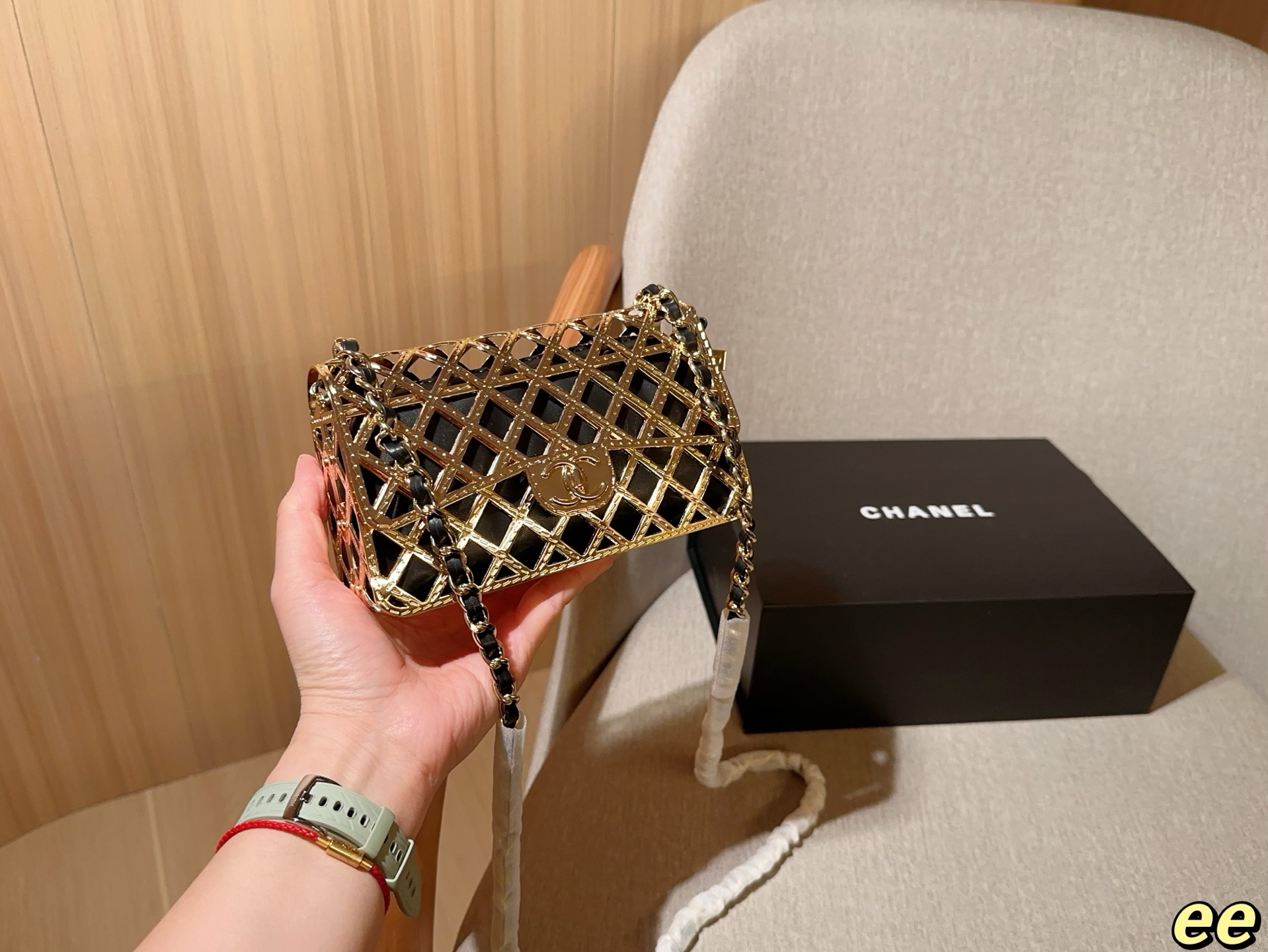 Chanel Hollow metal cf dinner bag