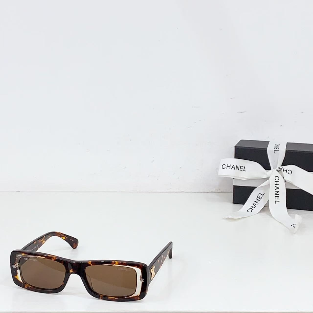 Chanel multicolored sunglasses