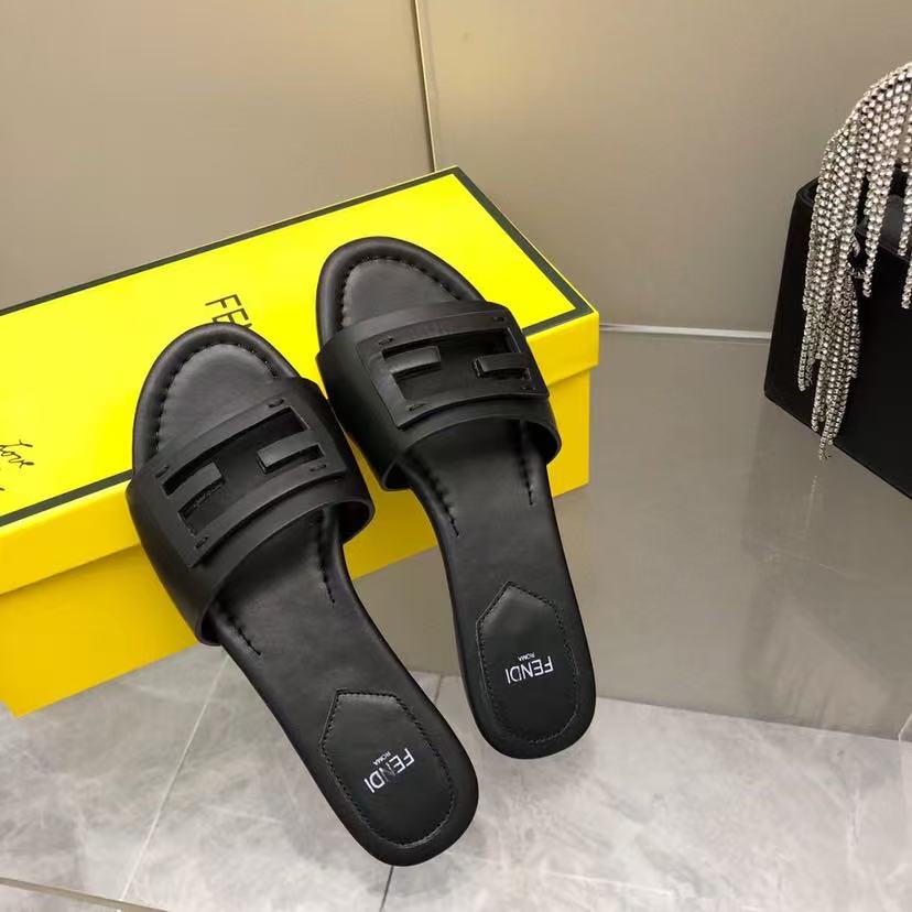 Fendi slippers