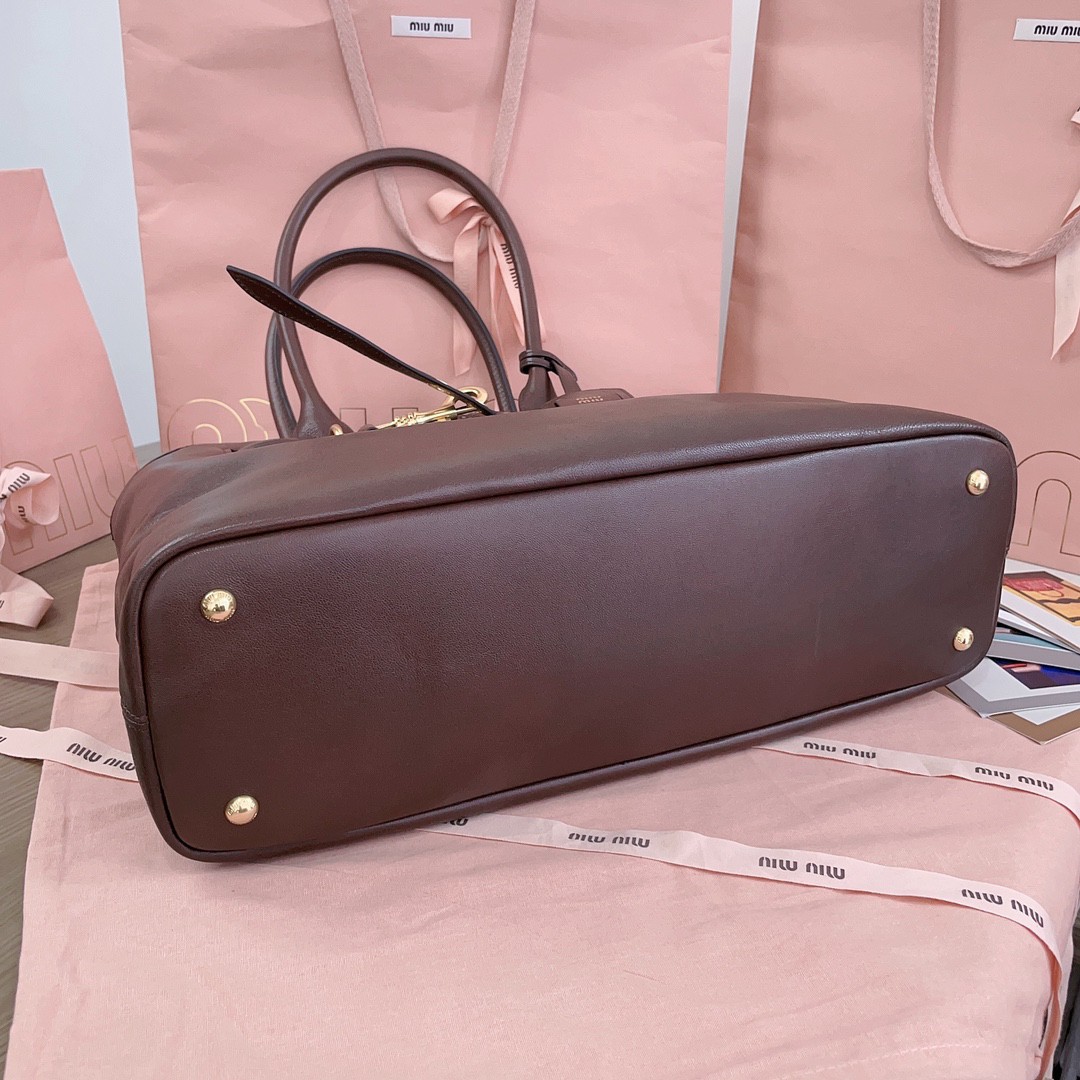 Top version miumiu sheepskin aventure naa tote handbag
