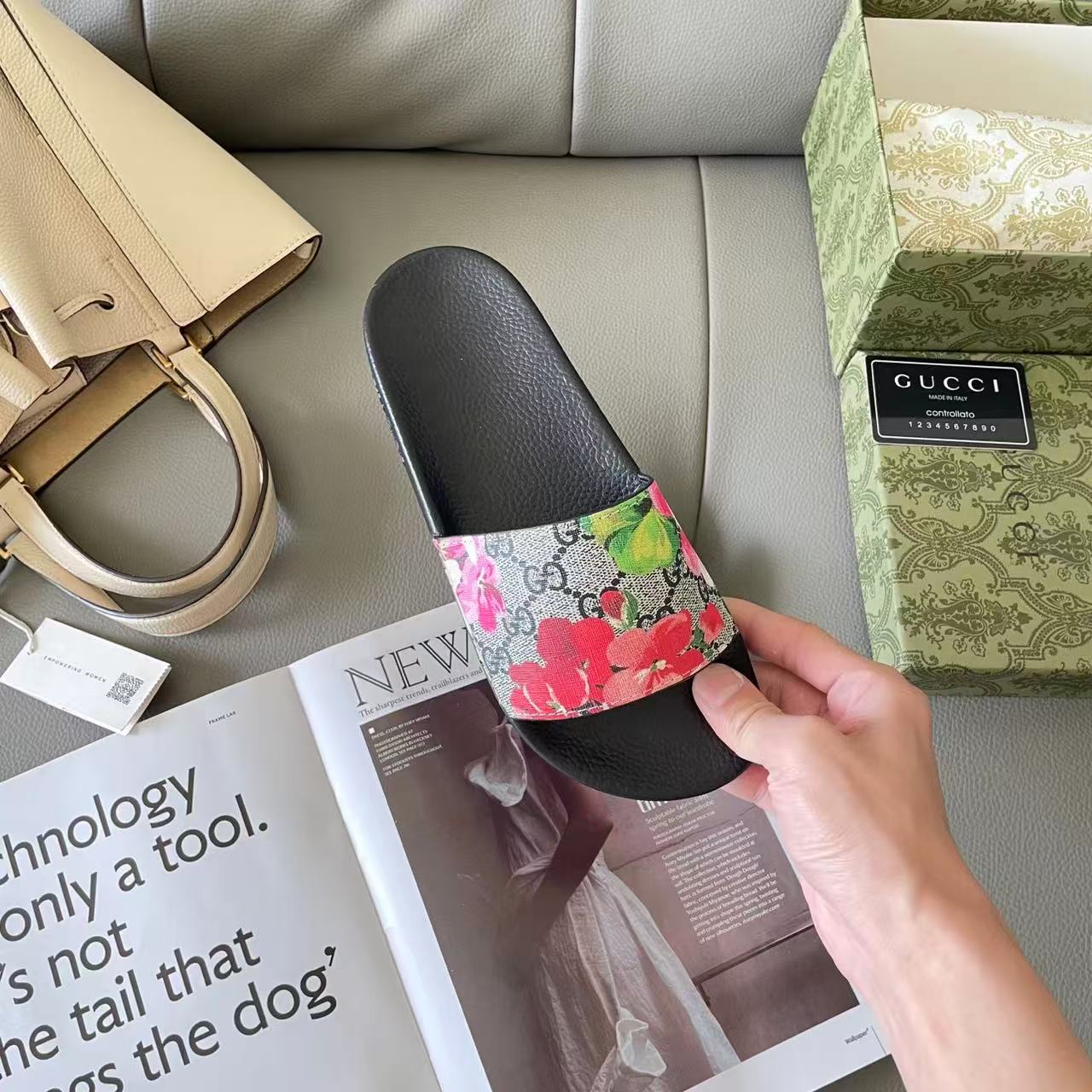 Gucci printed slippers