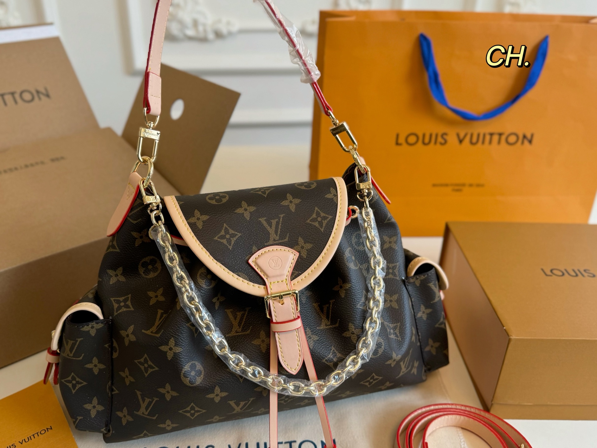LV vintage drawstring hand-held chain bag