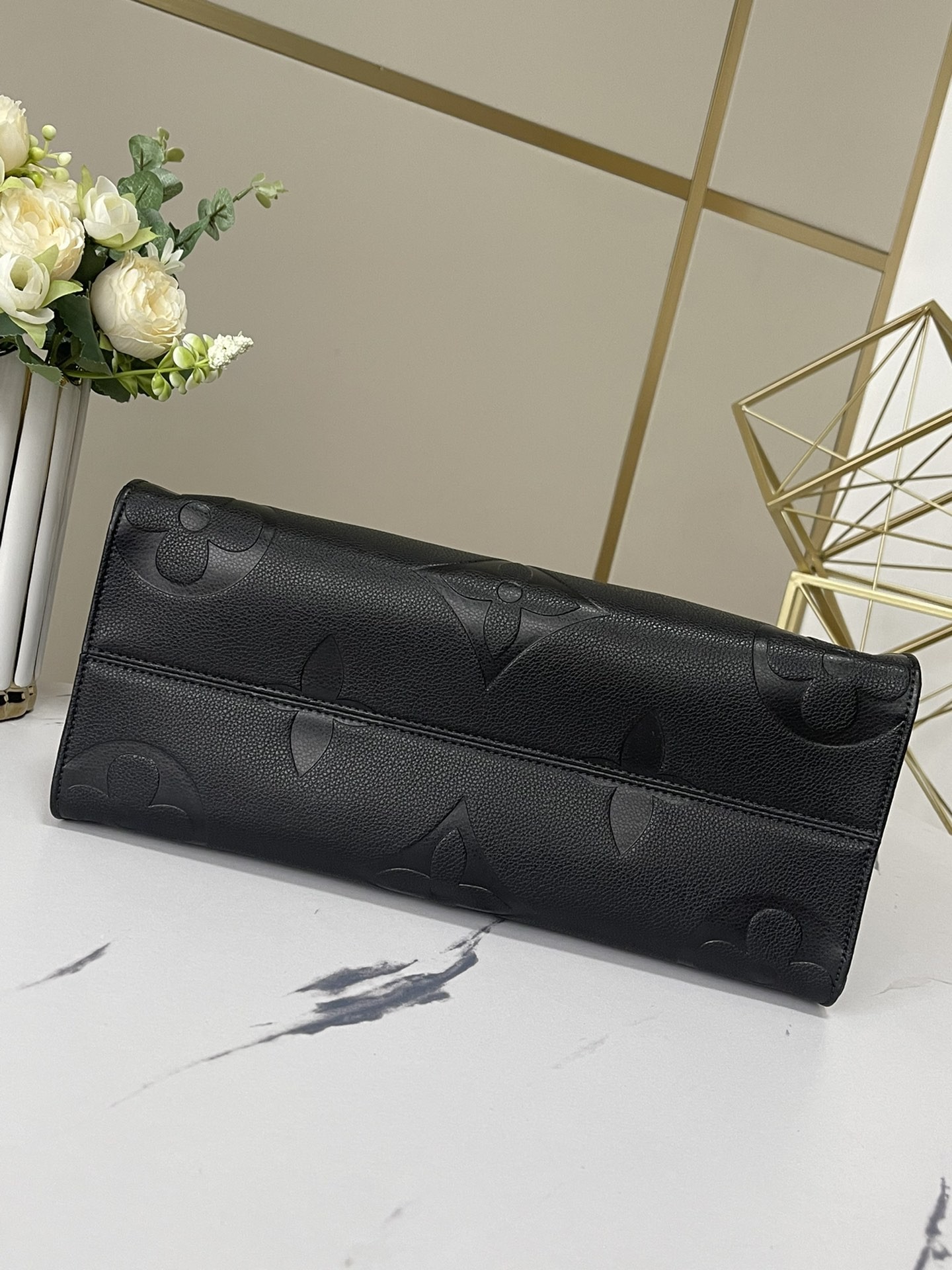 LV OnTheGo Tote Monogram HANDBAG