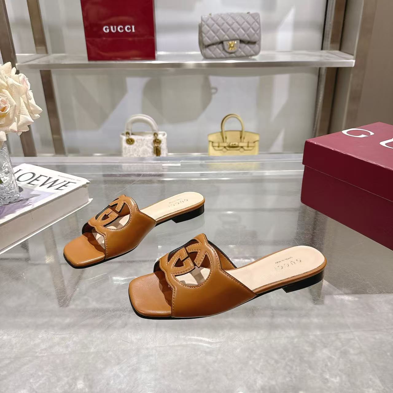 Gucci slippers
