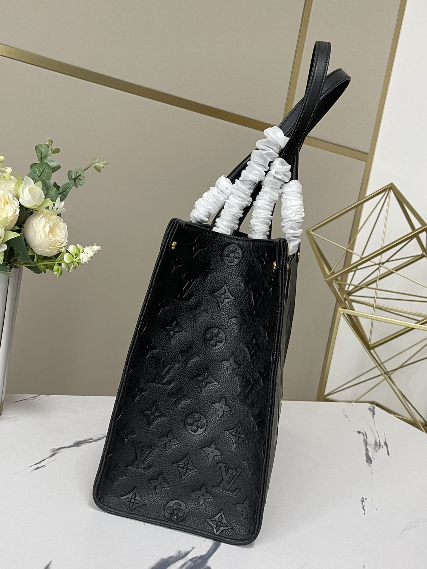 LV OnTheGo Tote Monogram HANDBAG