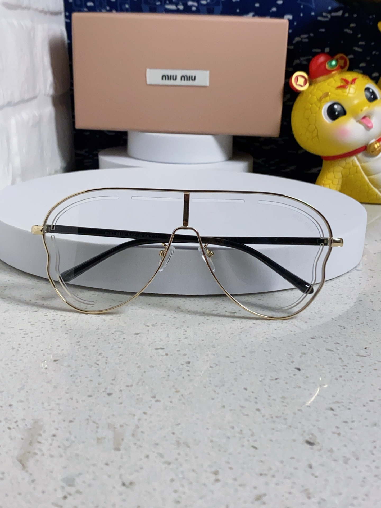 MIUMIU hip-hop sunglasses