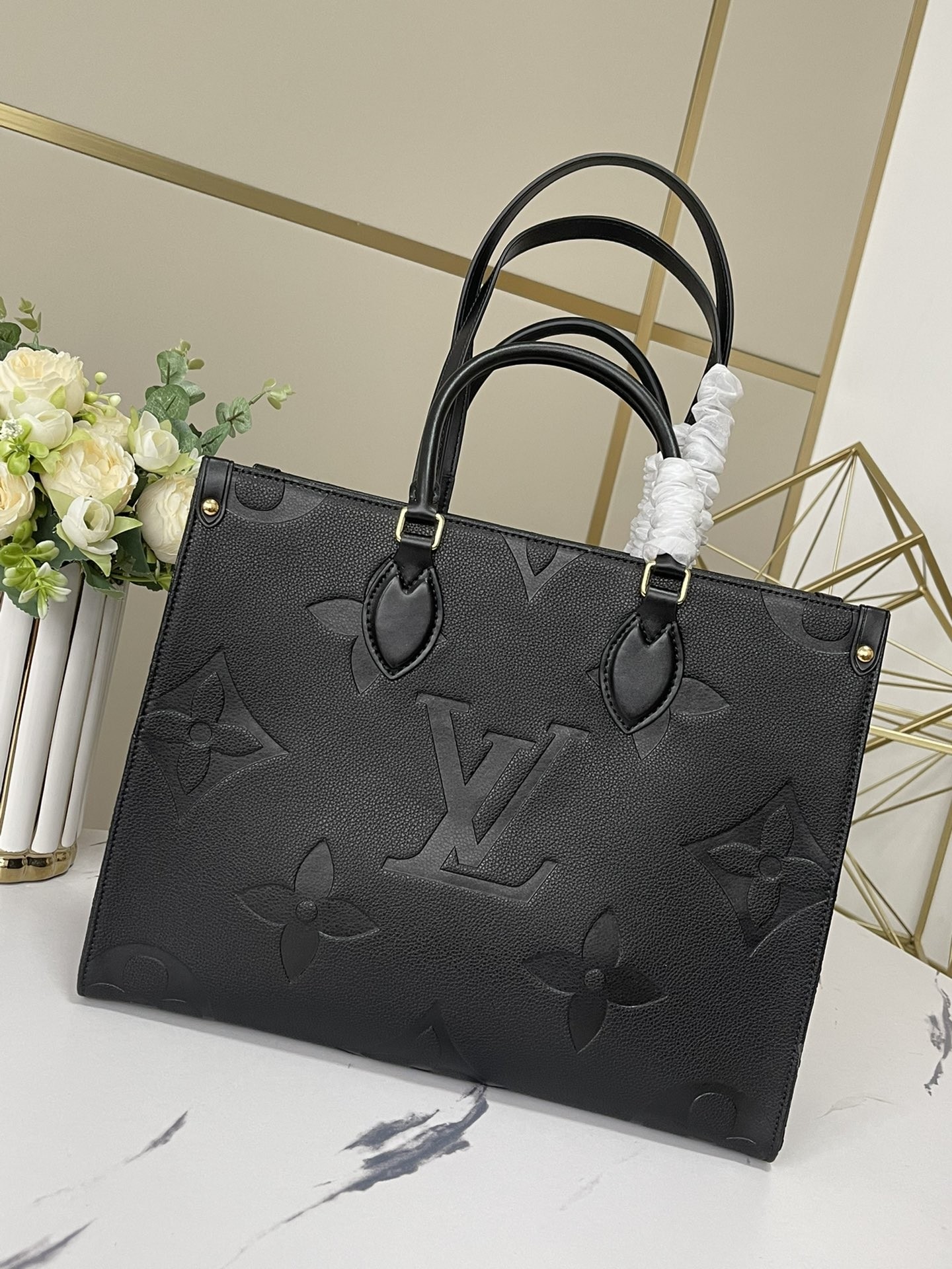 LV OnTheGo Tote Monogram HANDBAG