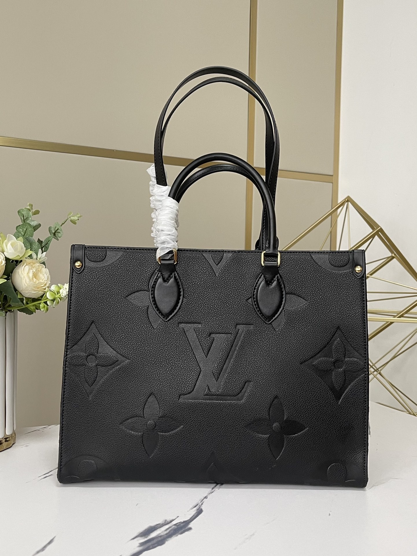 LV OnTheGo Tote Monogram HANDBAG