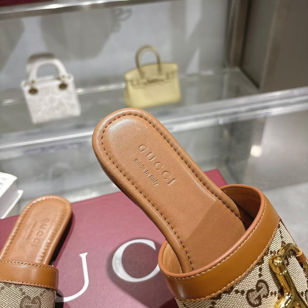 Gucci horse buckle slippers