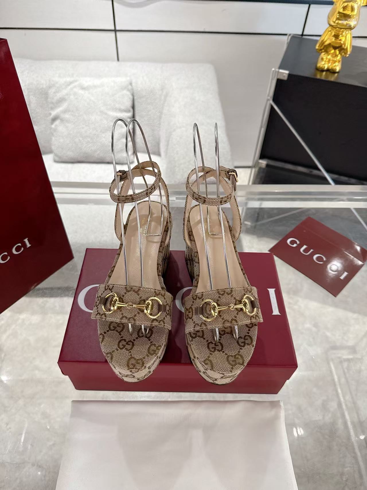 Gucci horse buckle high heels