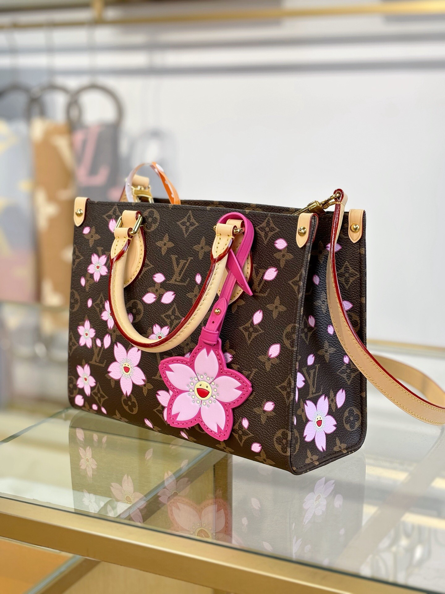 Top version lv X TM onthego handbag