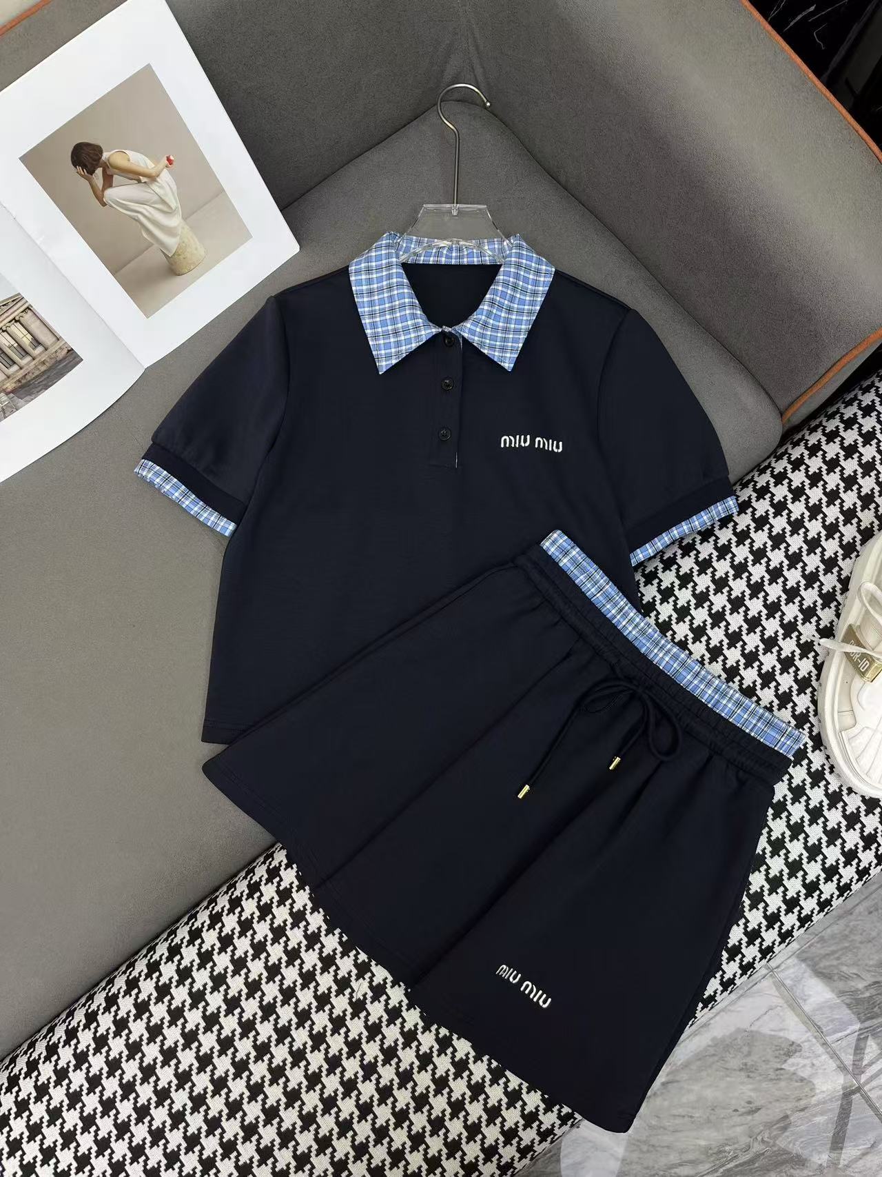 MIUMIU short-sleeved suit