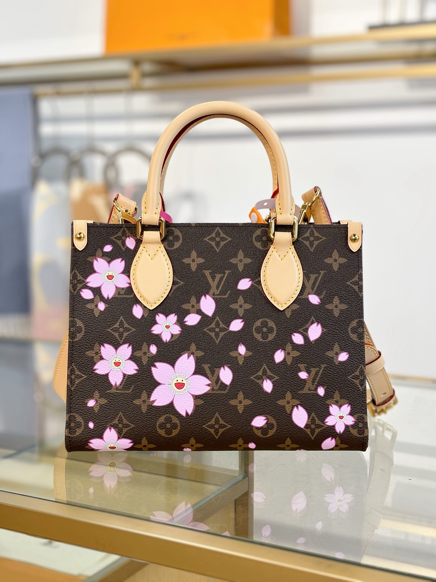 Top version lv X TM onthego handbag