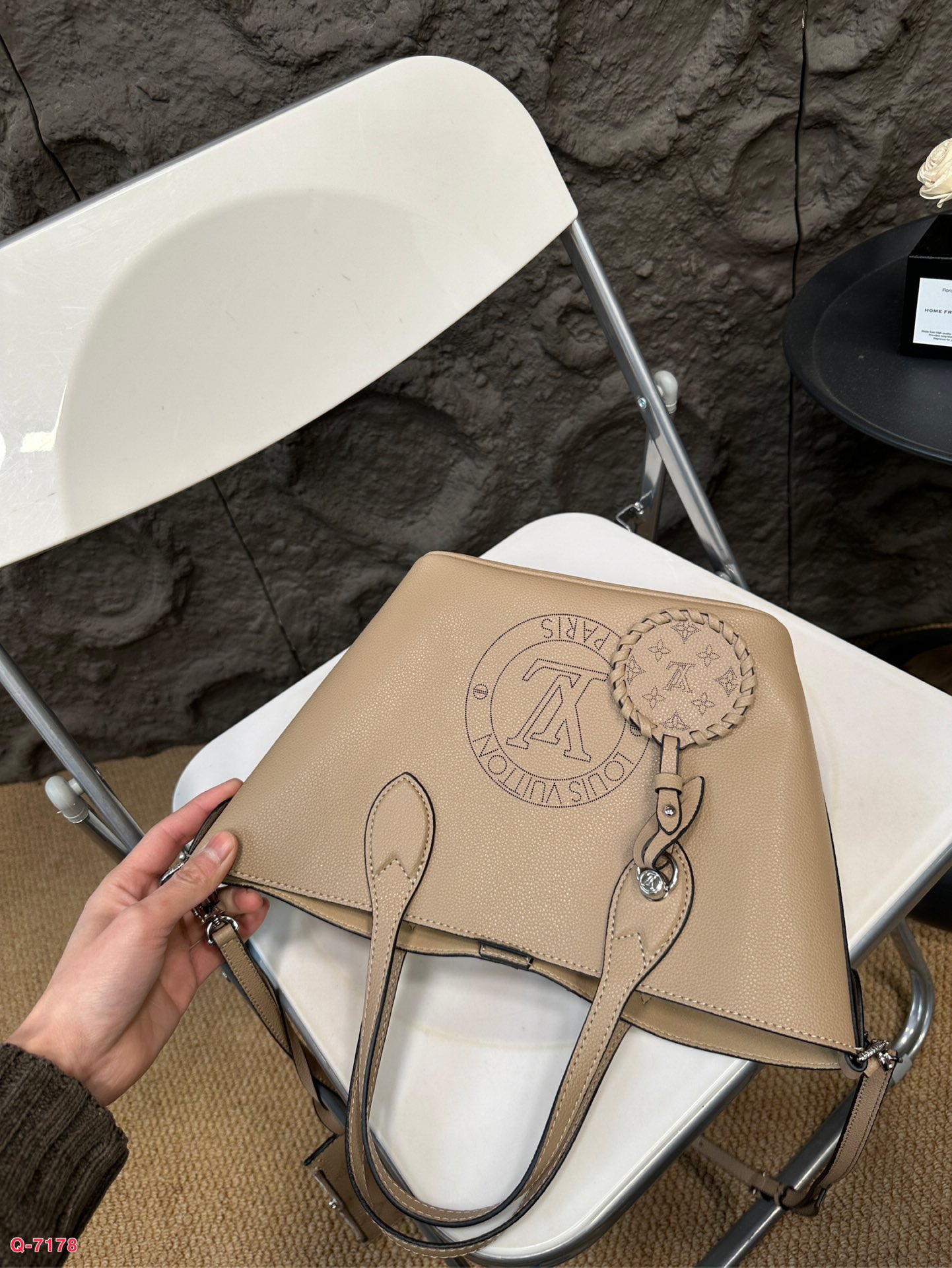 LV blossom PM bucket handbag