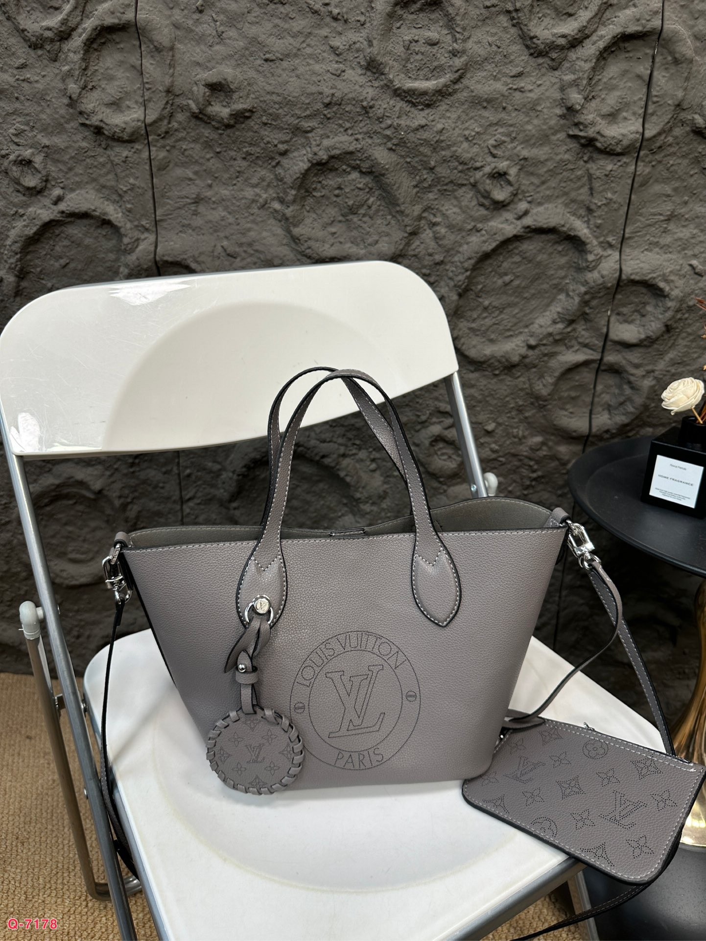 LV blossom PM bucket handbag