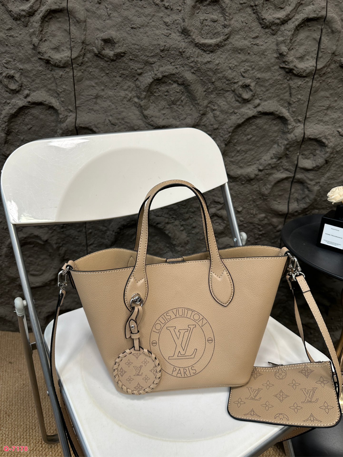 LV blossom PM bucket handbag