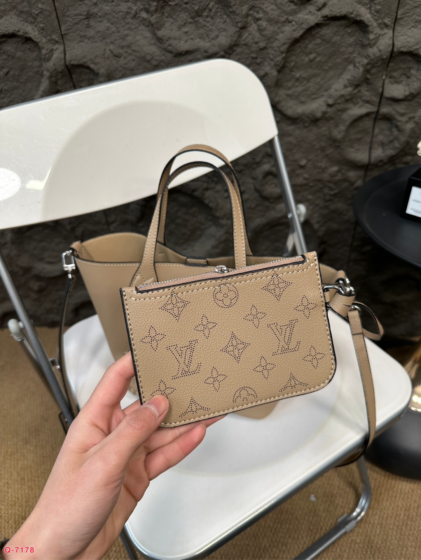 LV blossom PM bucket handbag