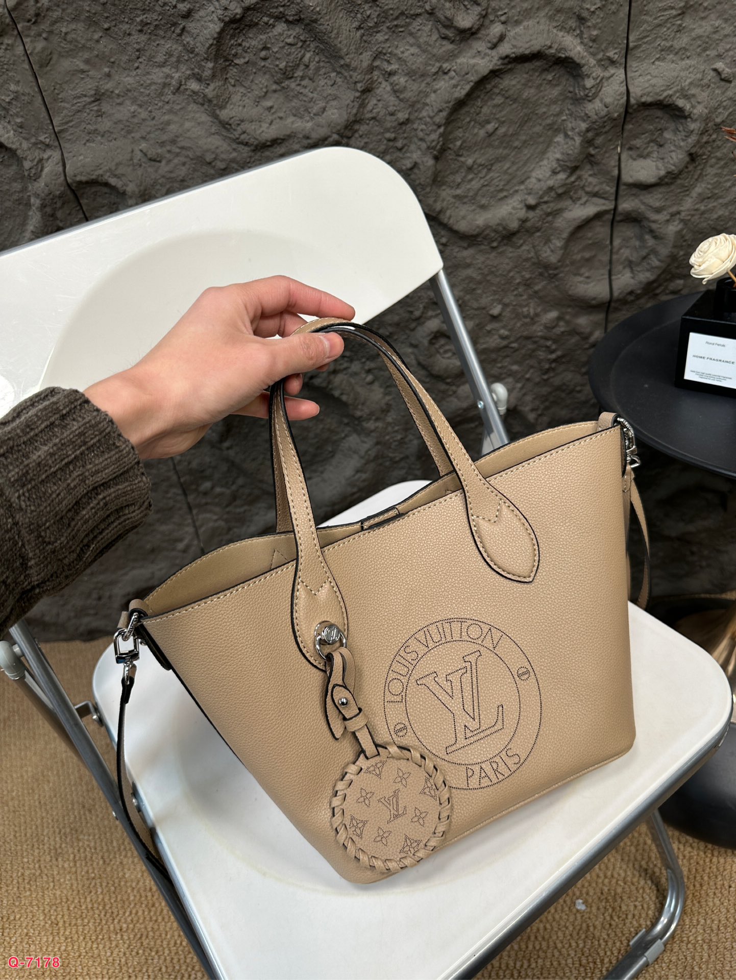 LV blossom PM bucket handbag