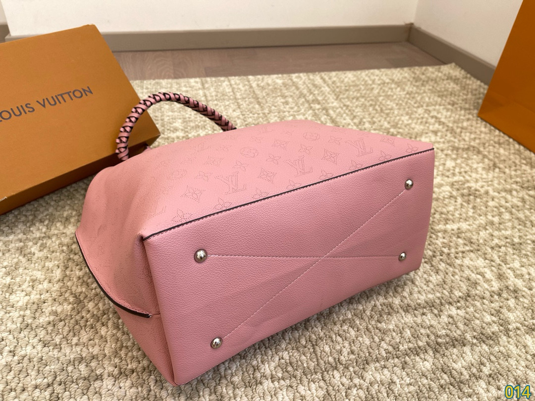 LV hand-held woven tote bag