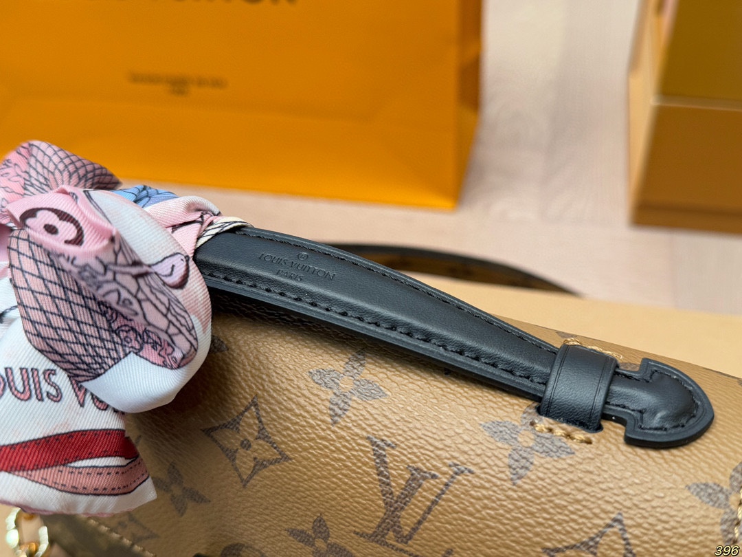 LV pochette metis east west monogram message bag