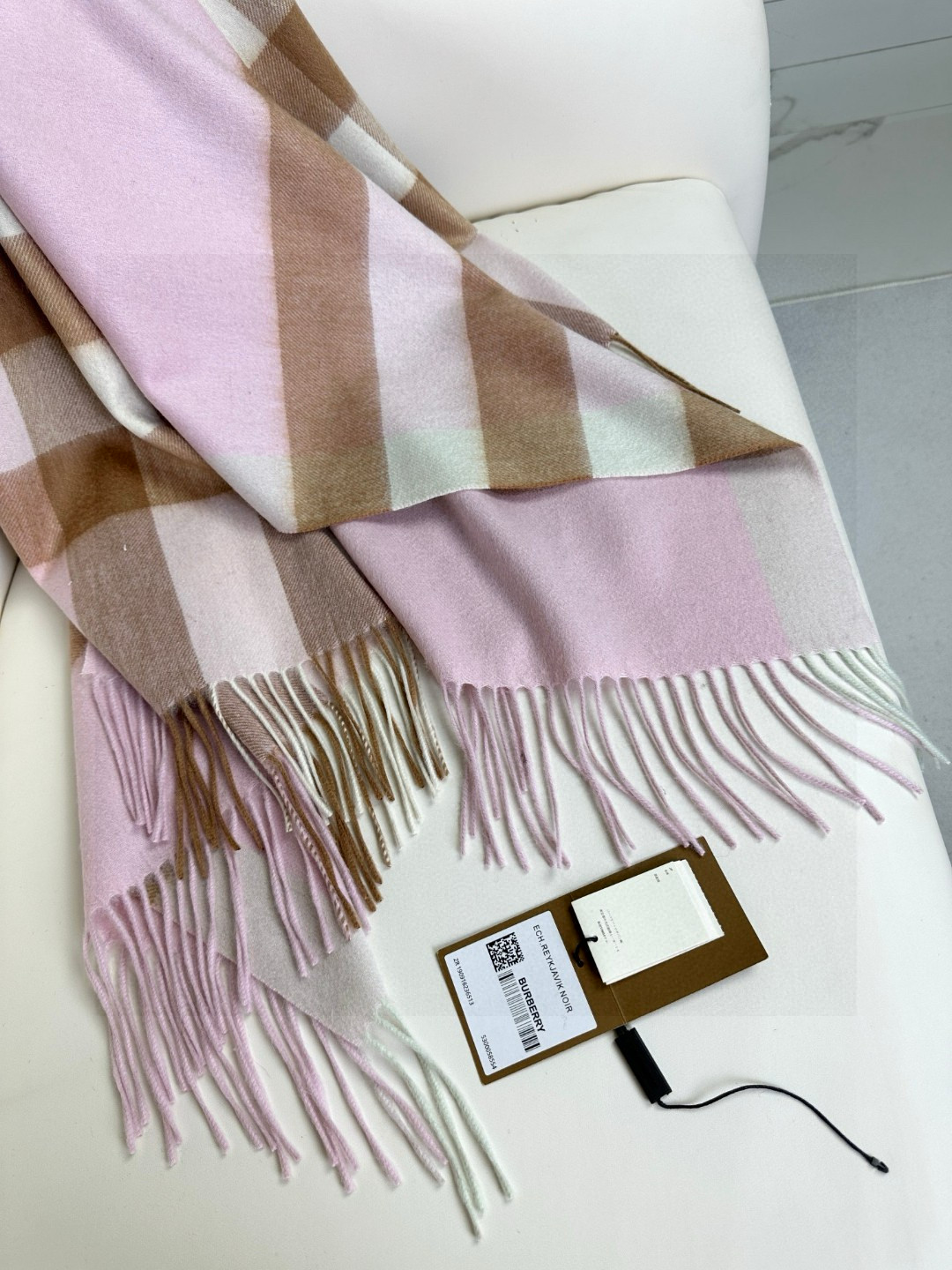 Burberry classic large checkered shawl