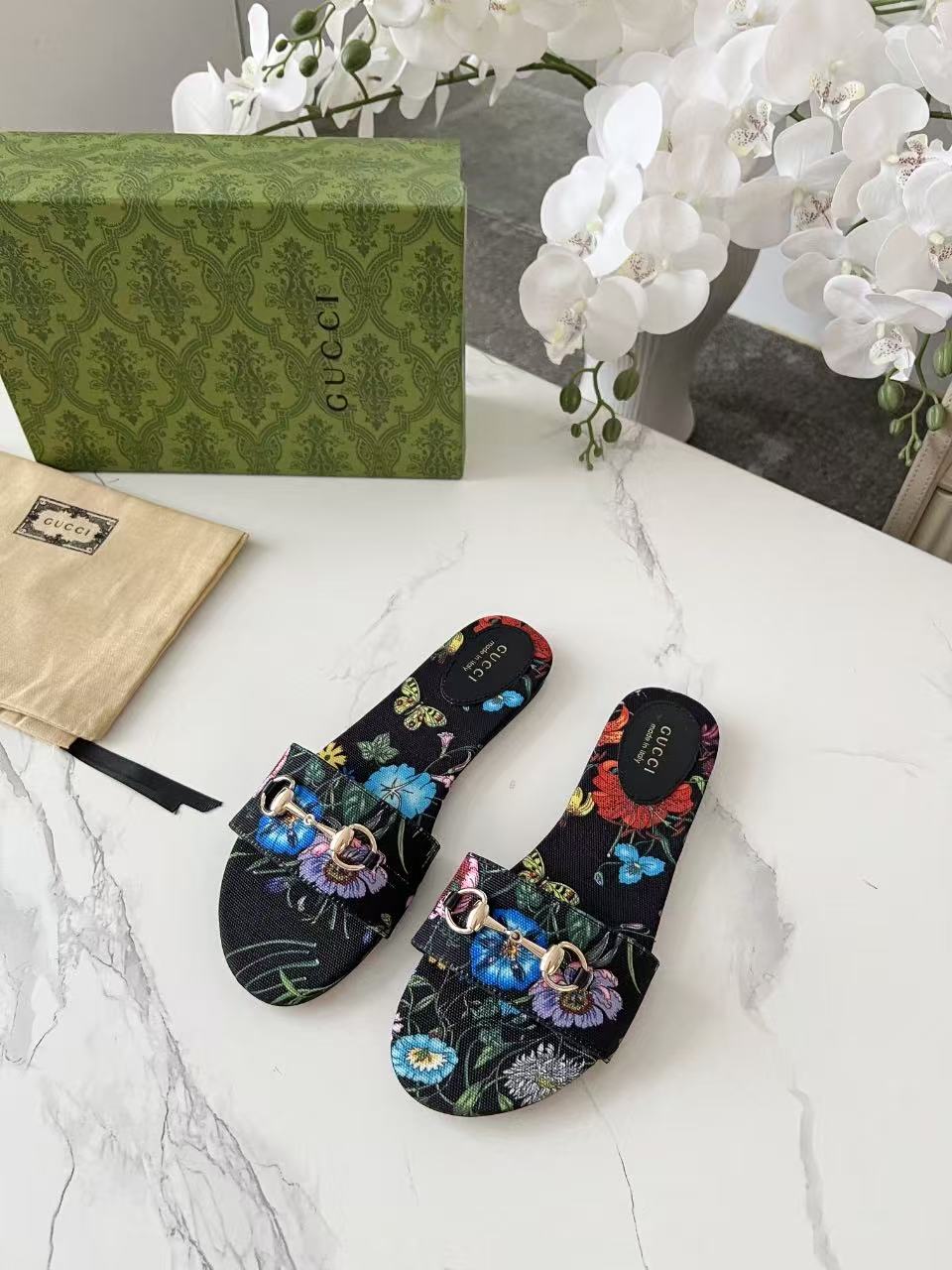 Gucci slippers