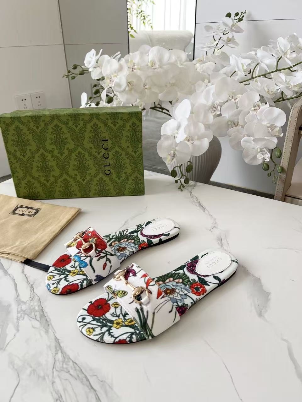 Gucci slippers