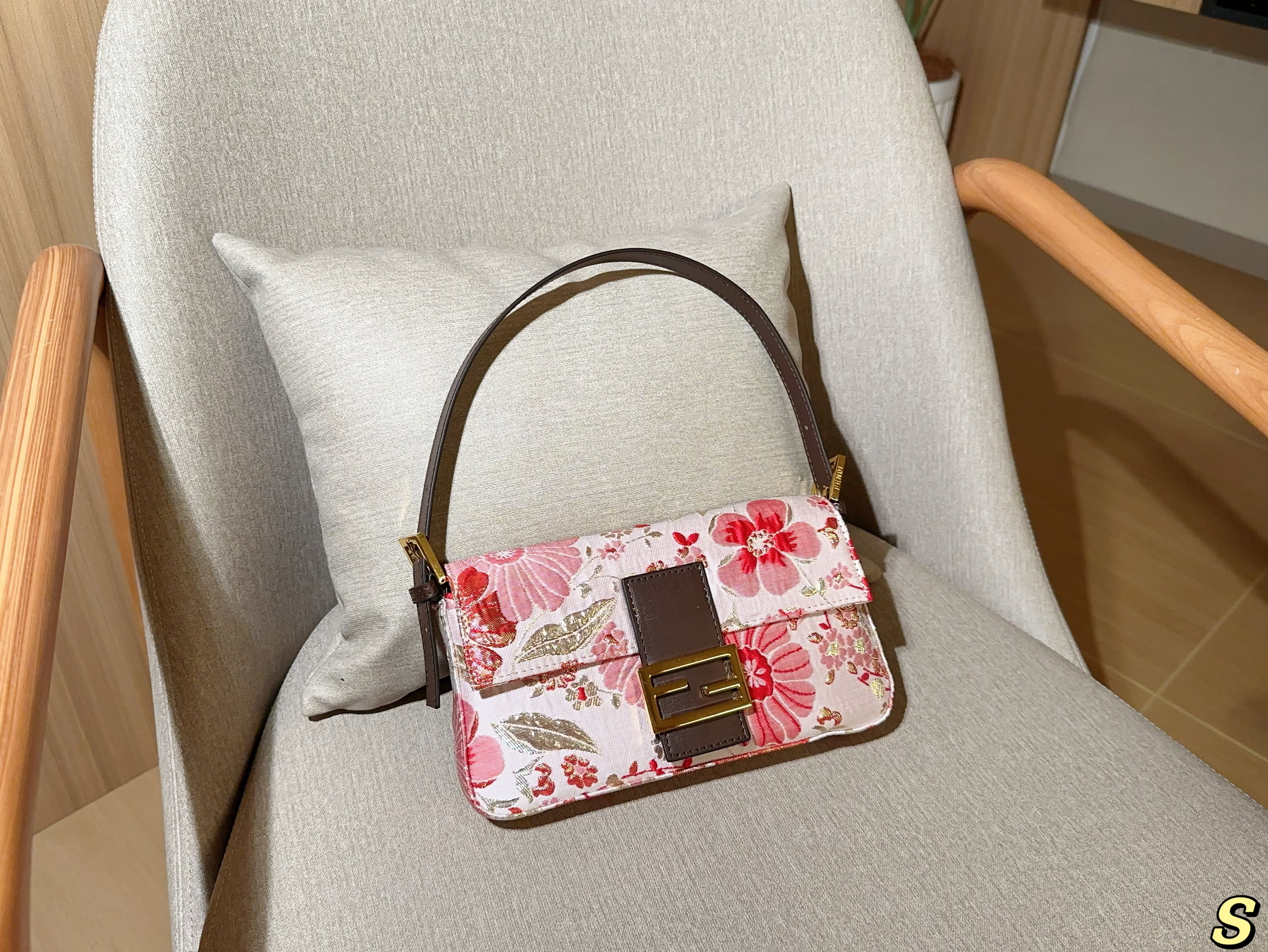 Fendi hand-held baguette bag