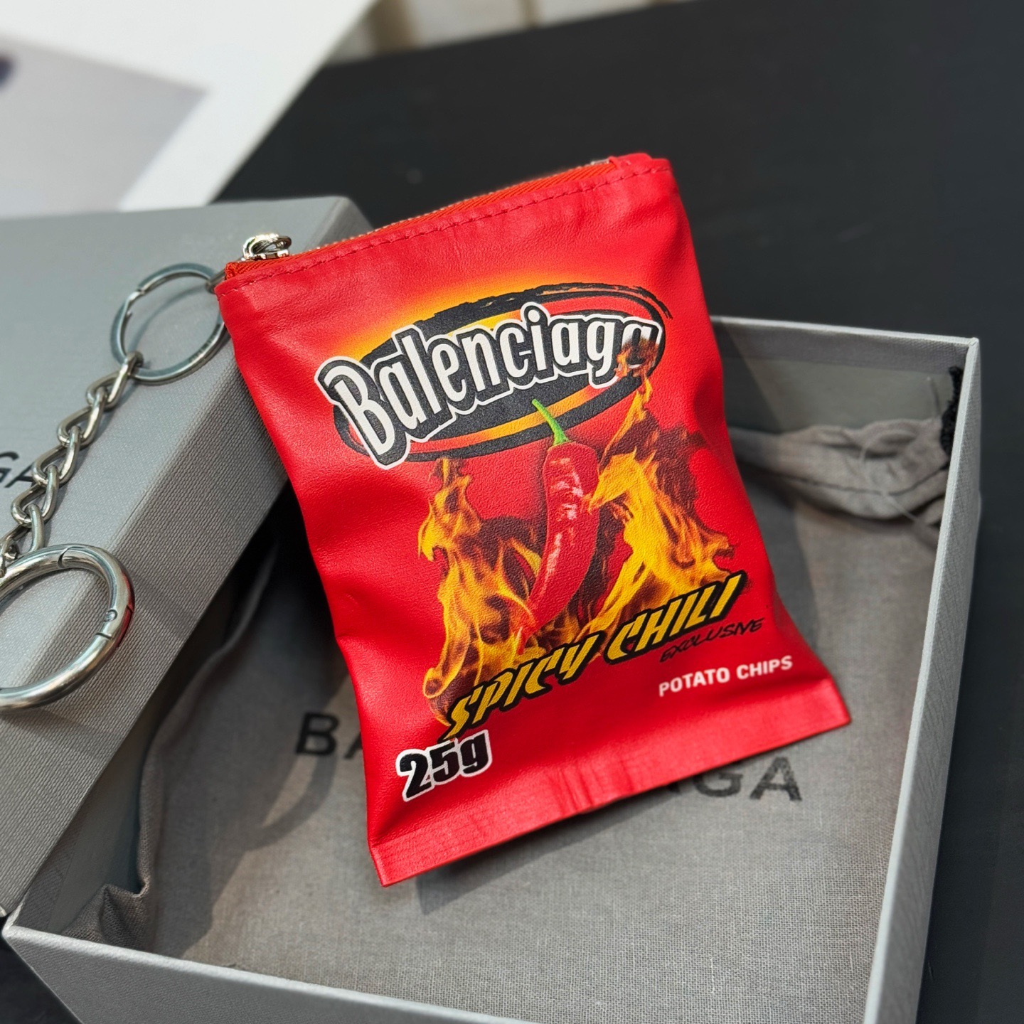 Balenciaga genuine leather potato chip bag hand-held bag pendant