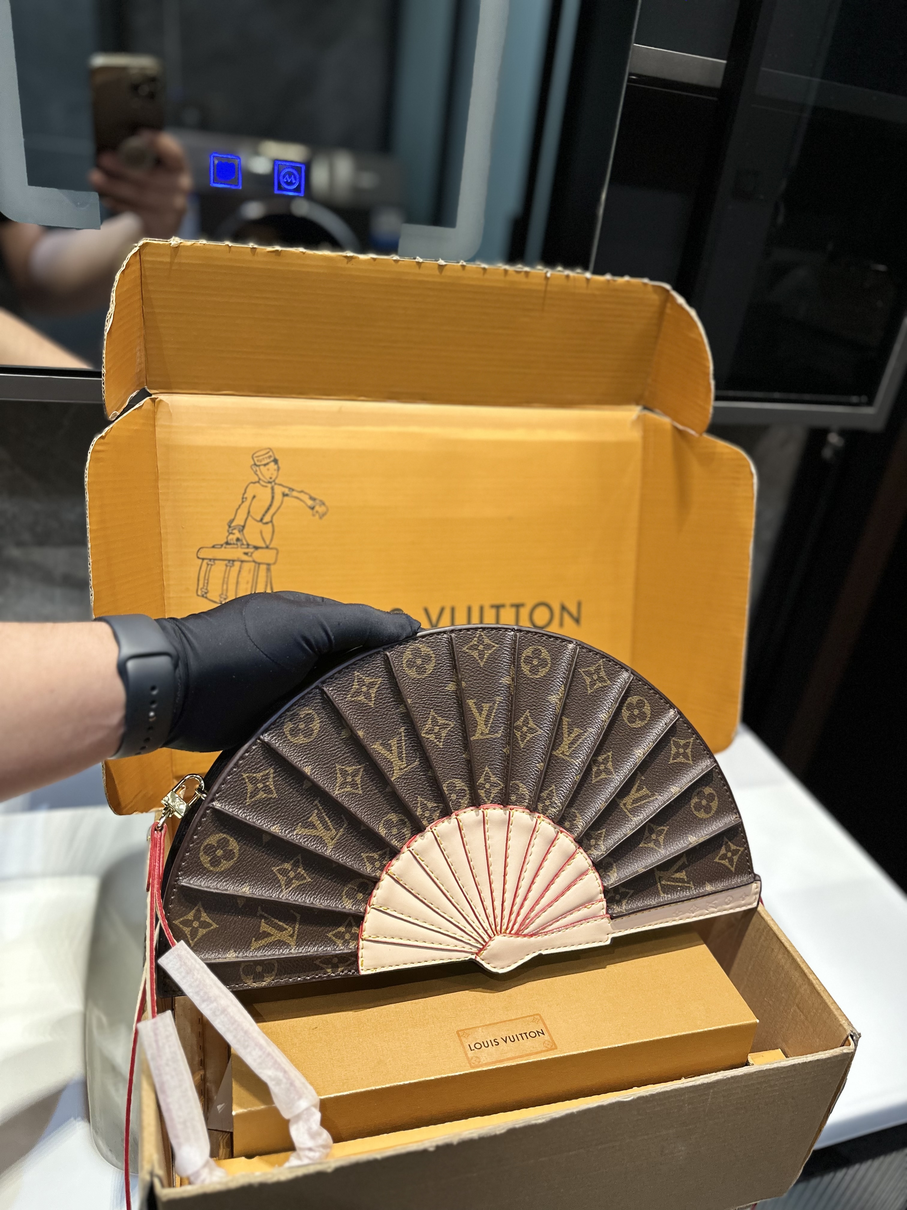 LV Fan handbag