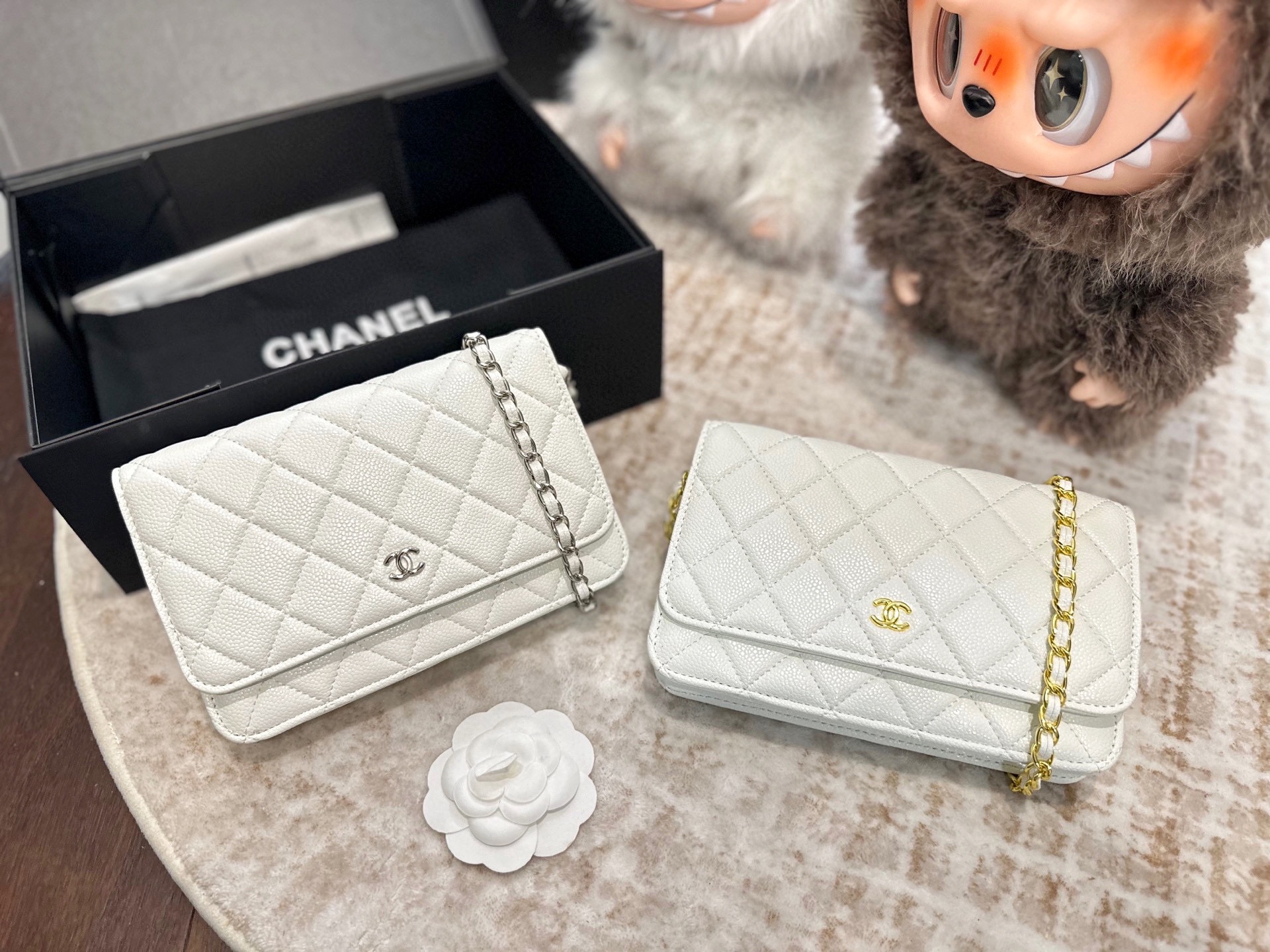 Chanel woc shoulder crossbody chain bag